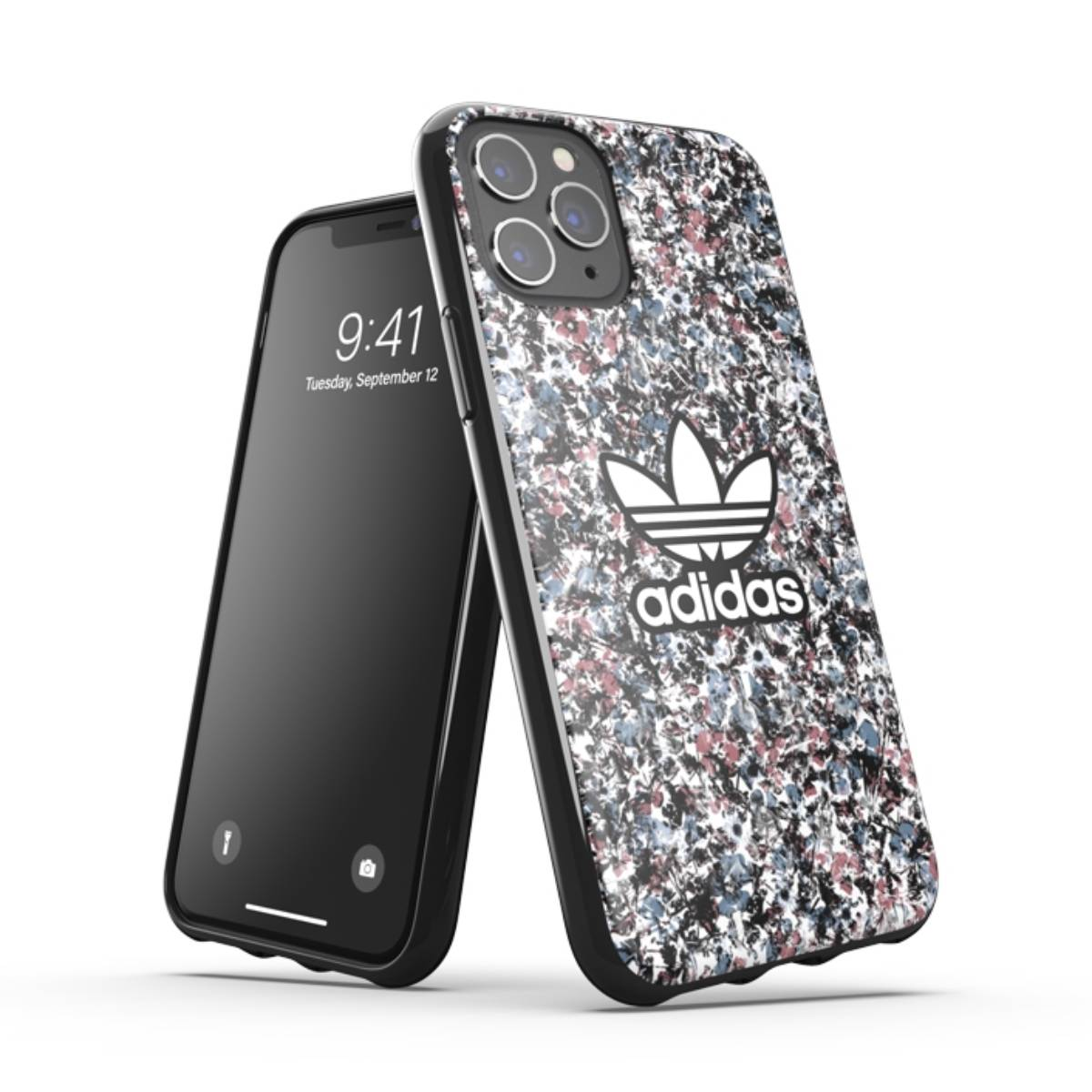 Telefono nero appoggiato ad un altro con una custodia Adidas. Sfondo bianco.