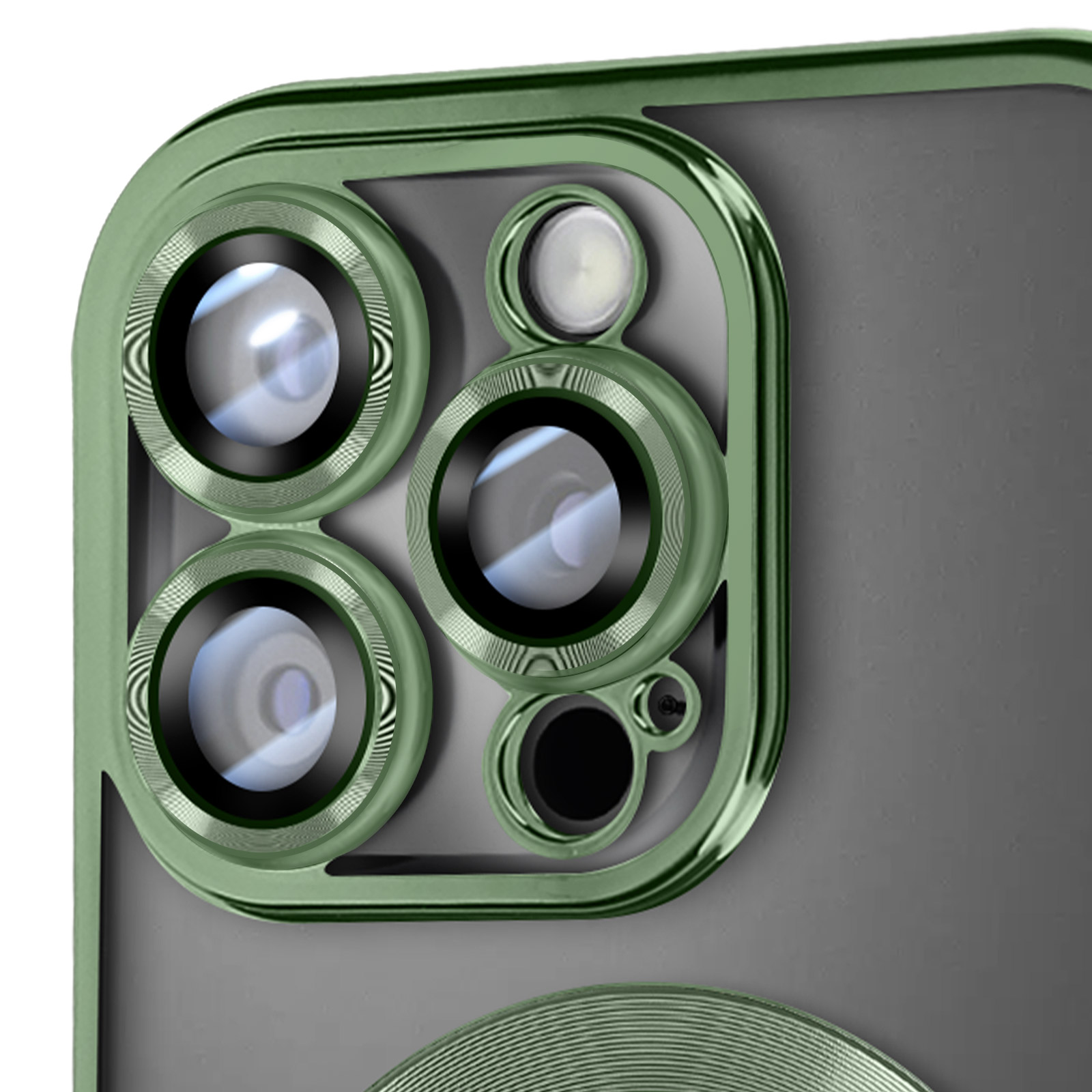 Primo piano di una custodia per telefono con lente della fotocamera verde.