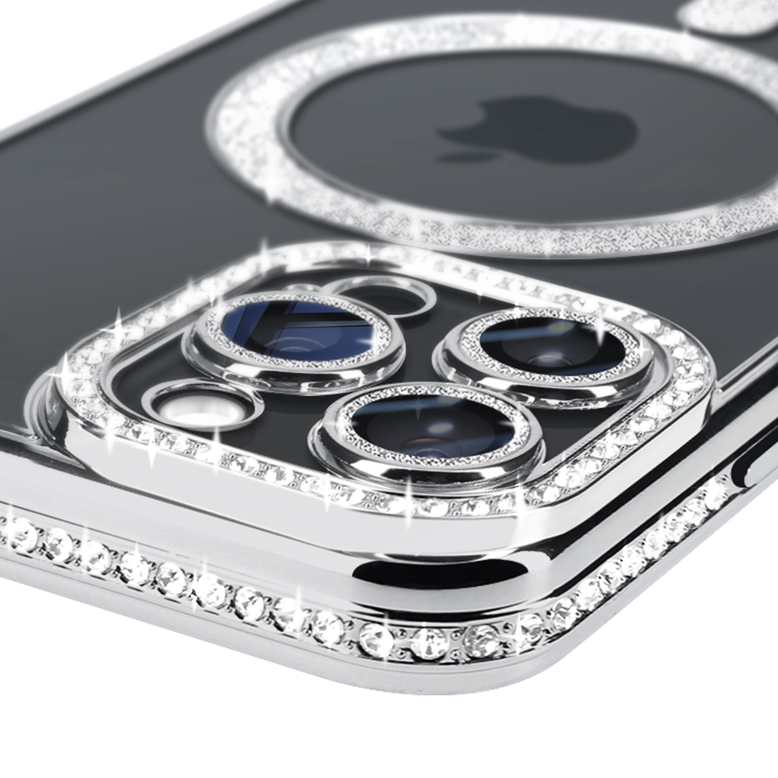 Primo piano della custodia del telefono con diamanti argentati. Obiettivi della fotocamera visibili.