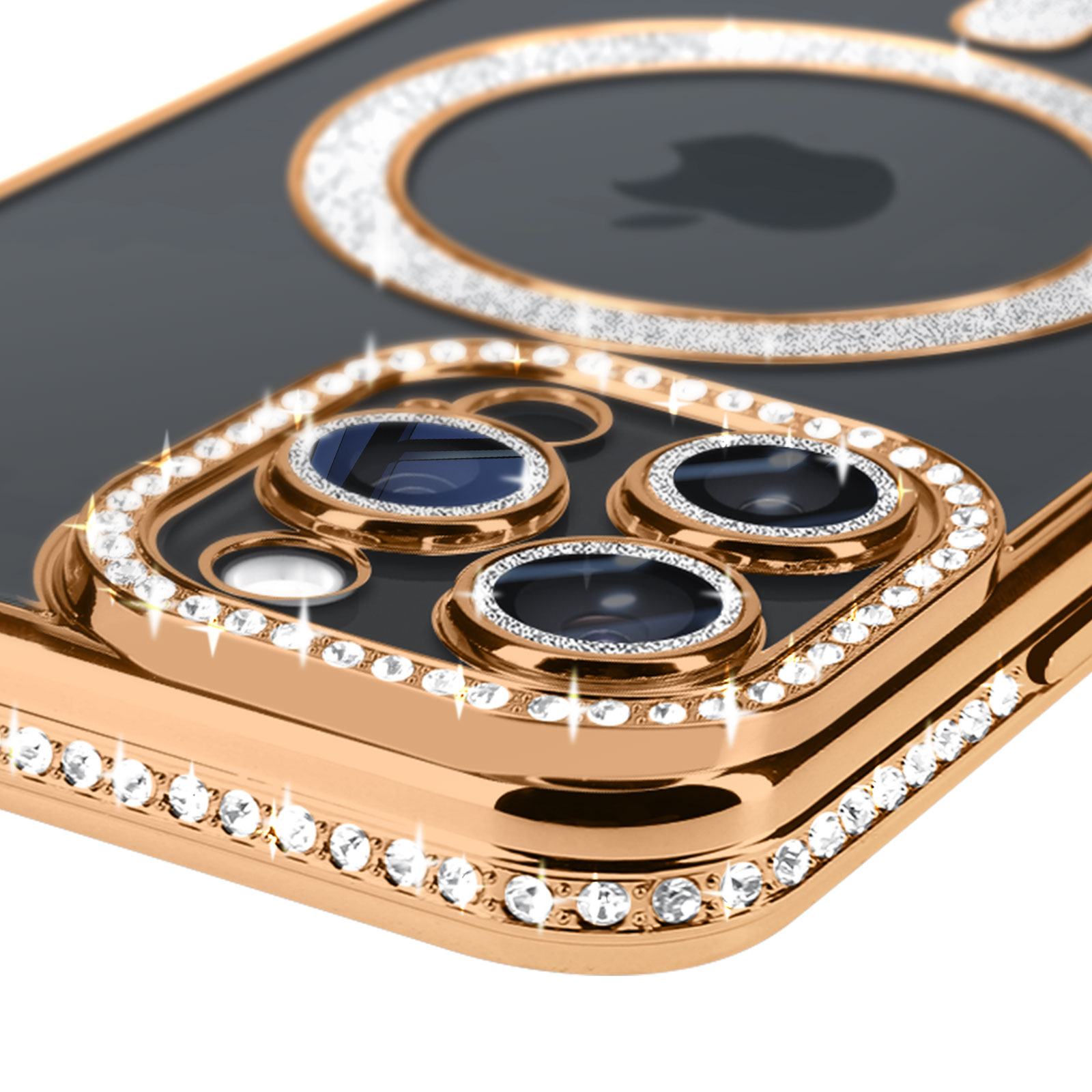 Primo piano della custodia del telefono con diamanti dorati attorno alle lenti della fotocamera.