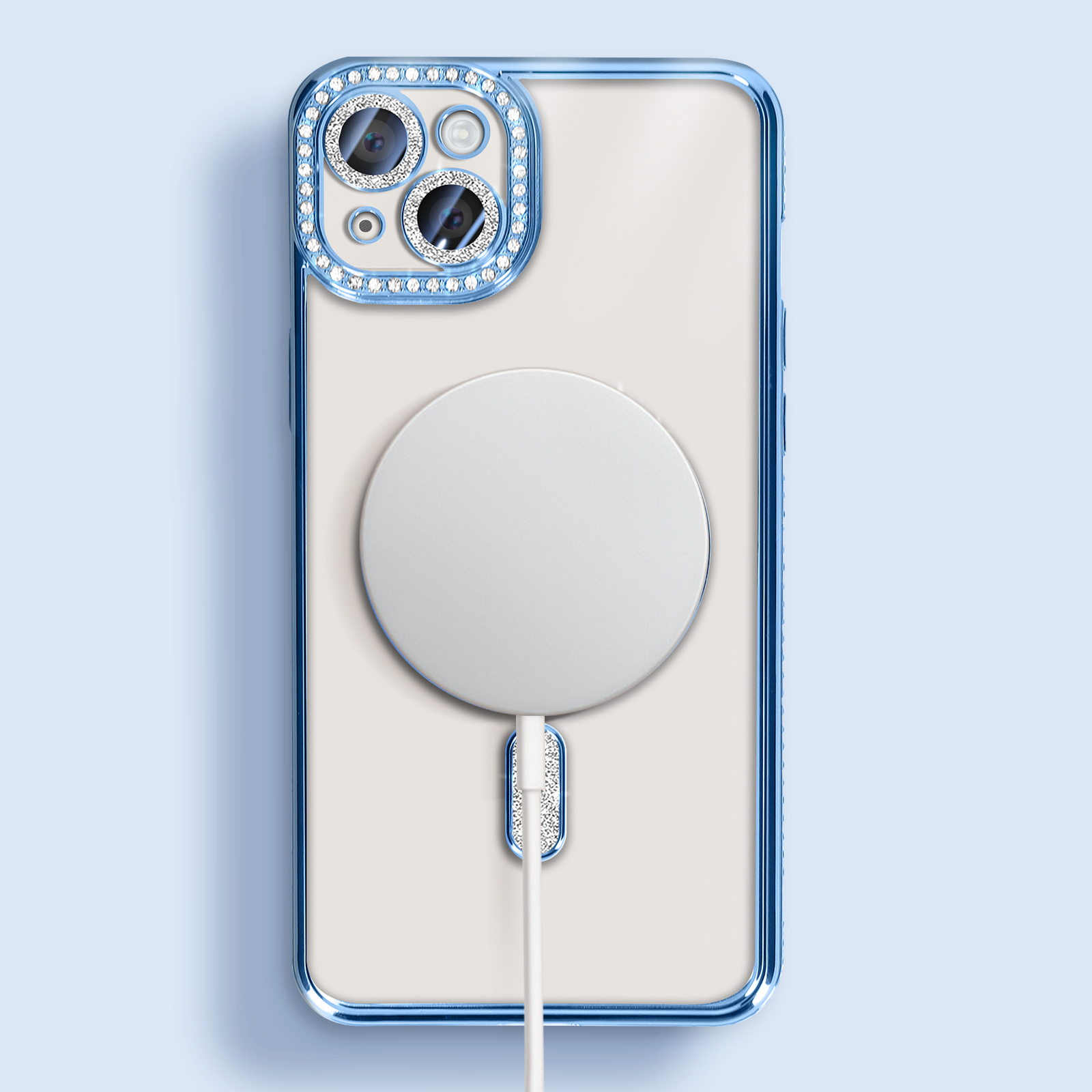 Un telefono con una custodia trasparente e un anello di strass blu attorno alla fotocamera.