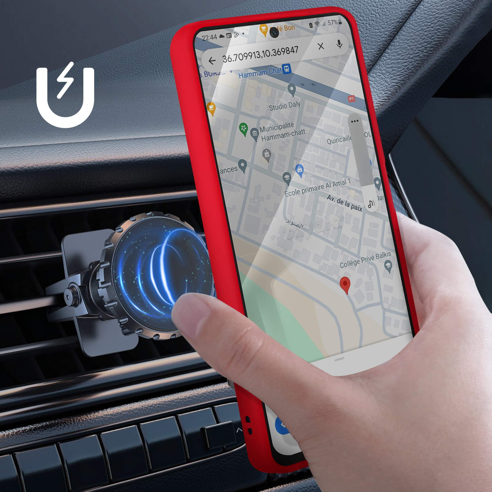 Person hält Telefon mit roter Hülle im Auto, nutzt GPS.