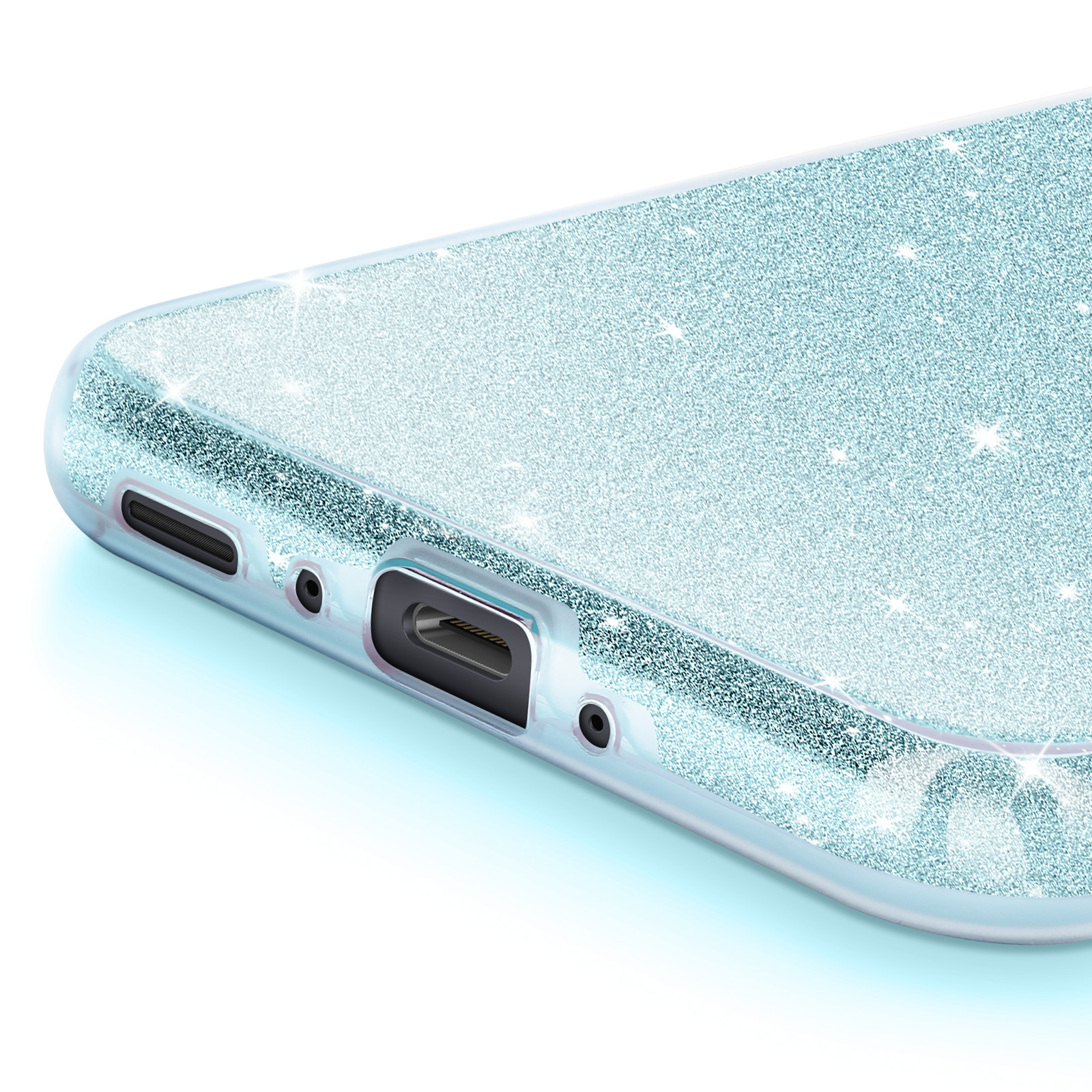 Primo piano di una custodia per telefono con glitter azzurri.
