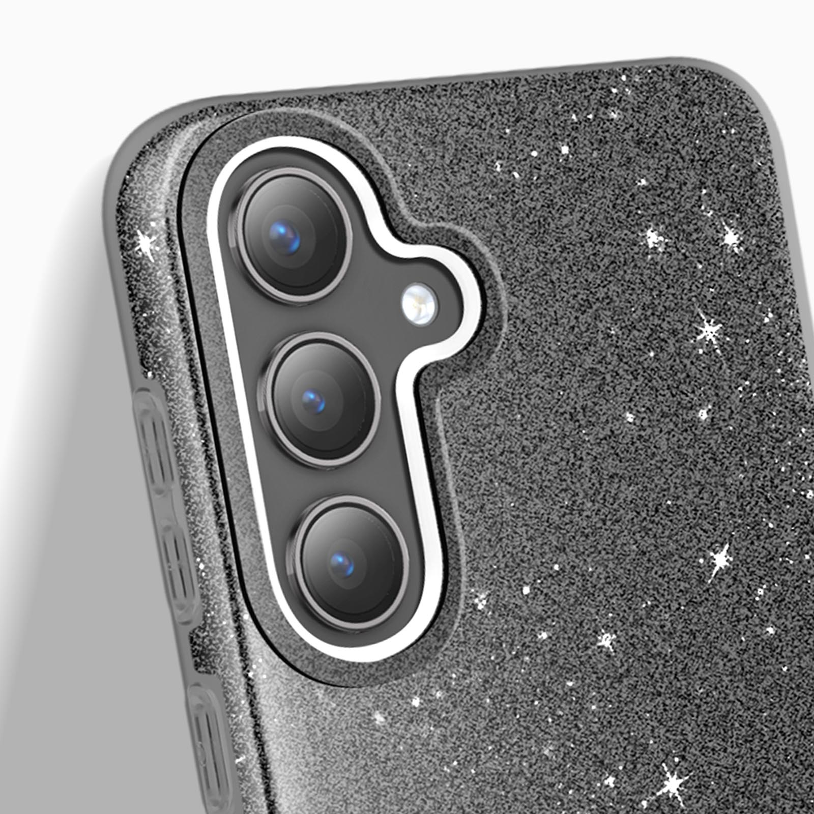 Primo piano di custodia per telefono nera glitterata con tre fotocamere. Stelle bianche visibili. Sfondo bianco.