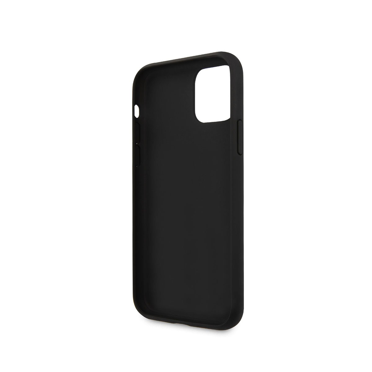 Una custodia per telefono nera con un ritaglio per la fotocamera. Sfondo bianco.