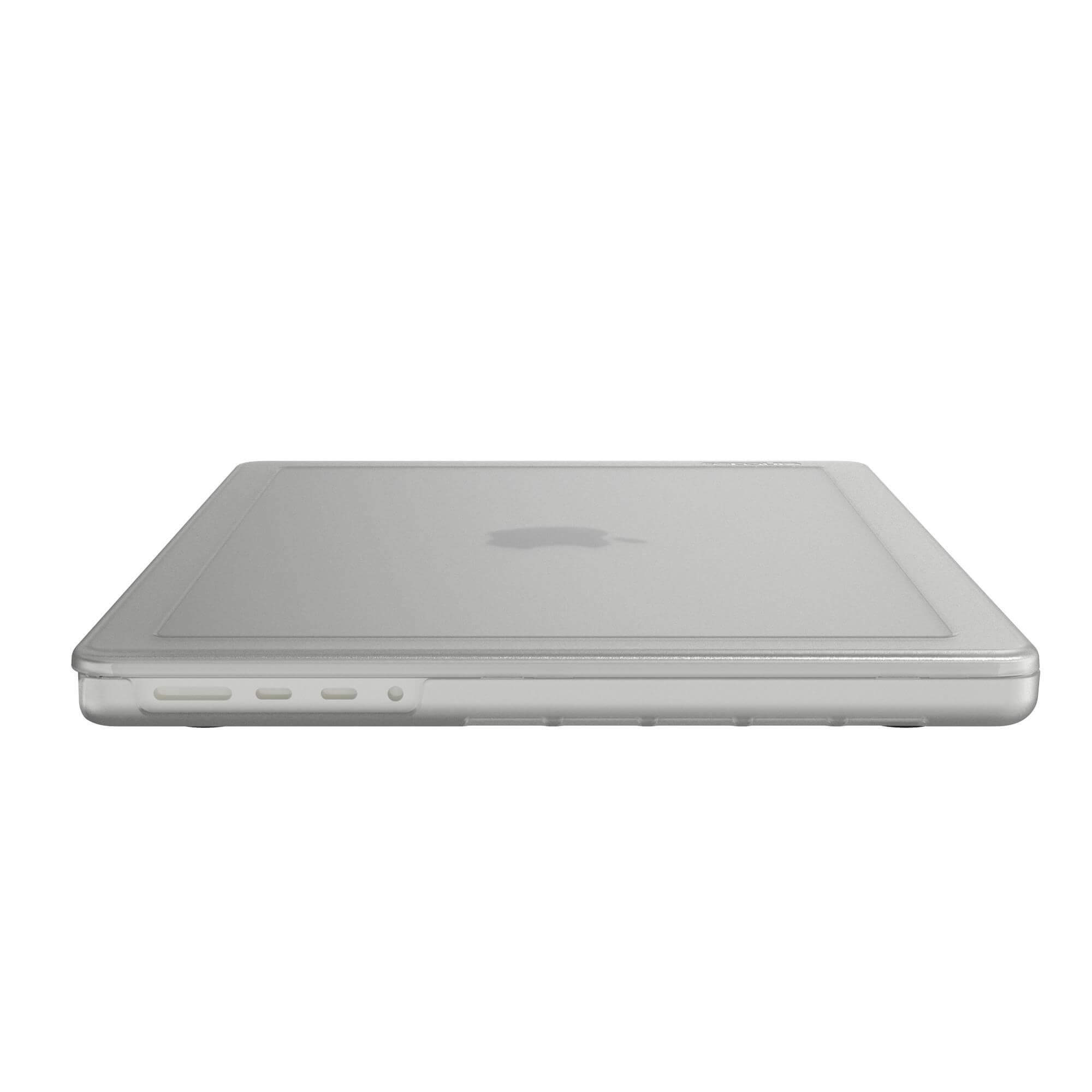 Un laptop argentato in una custodia trasparente, su sfondo bianco.