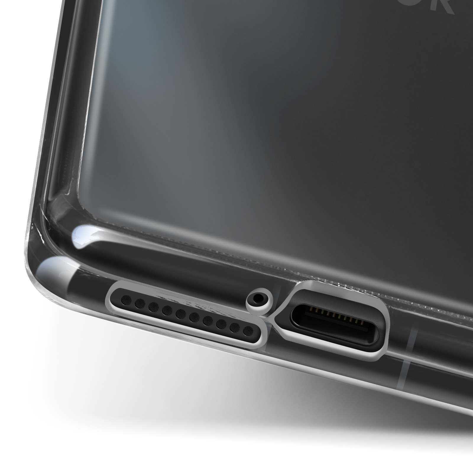 Primo piano della parte inferiore del telefono in una custodia trasparente. La custodia ha una porta di ricarica e fori per altoparlanti.