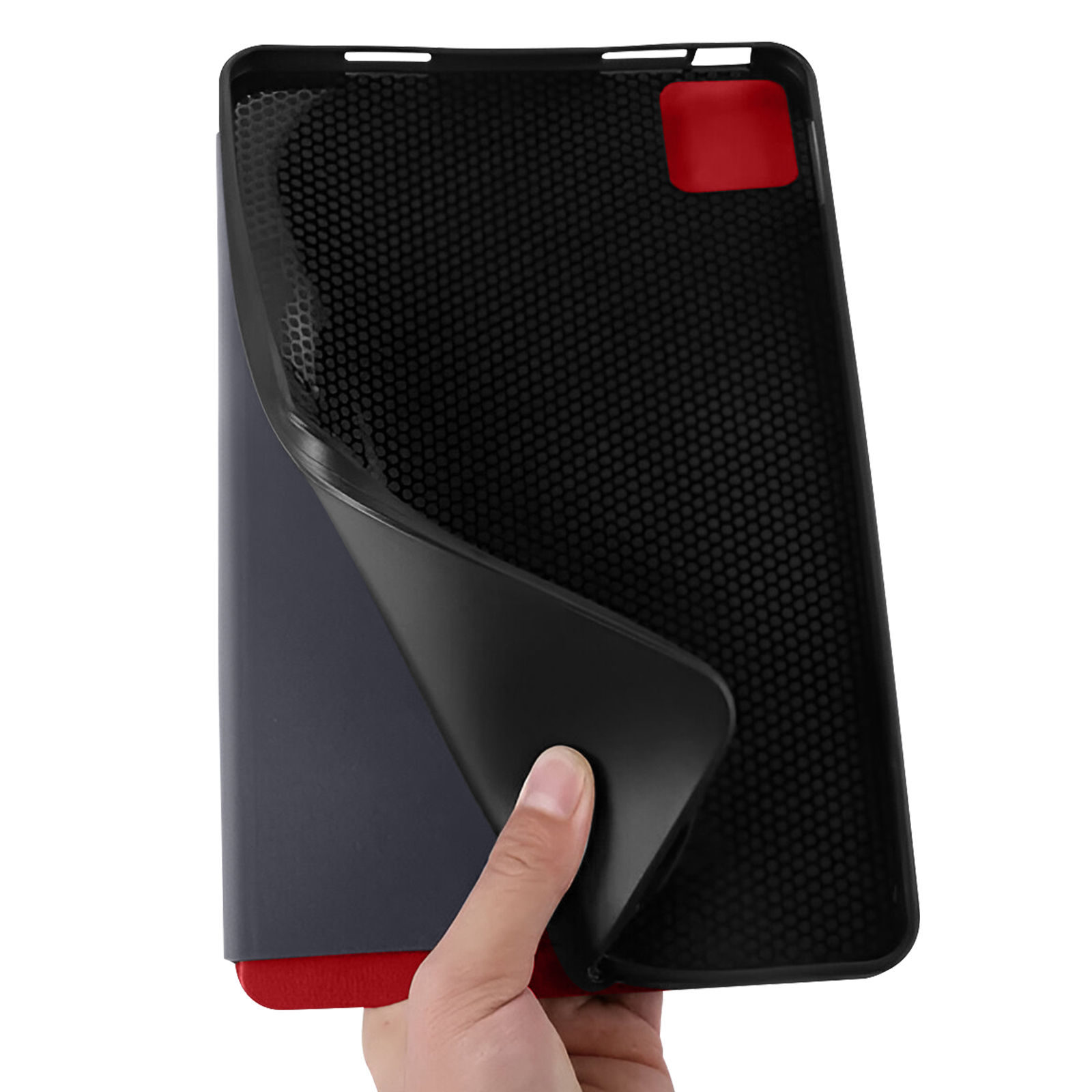 Custodia per tablet, con mano che apre. Interno nero, esterno rosso e nero.