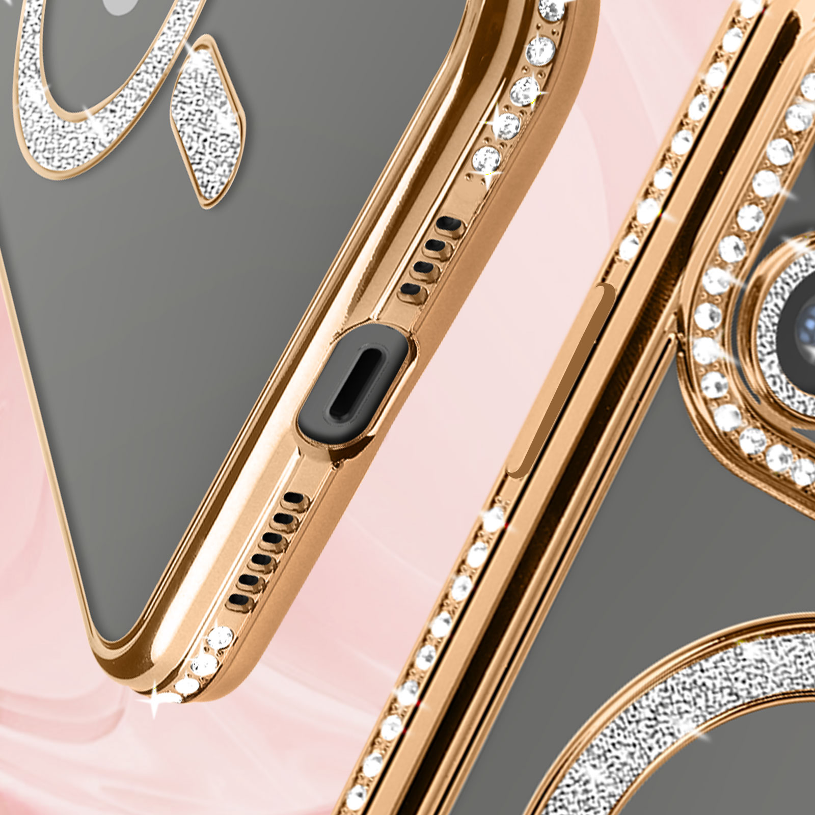 Primo piano di una custodia dorata con strass attorno alla fotocamera. I dettagli del telefono sono visibili.