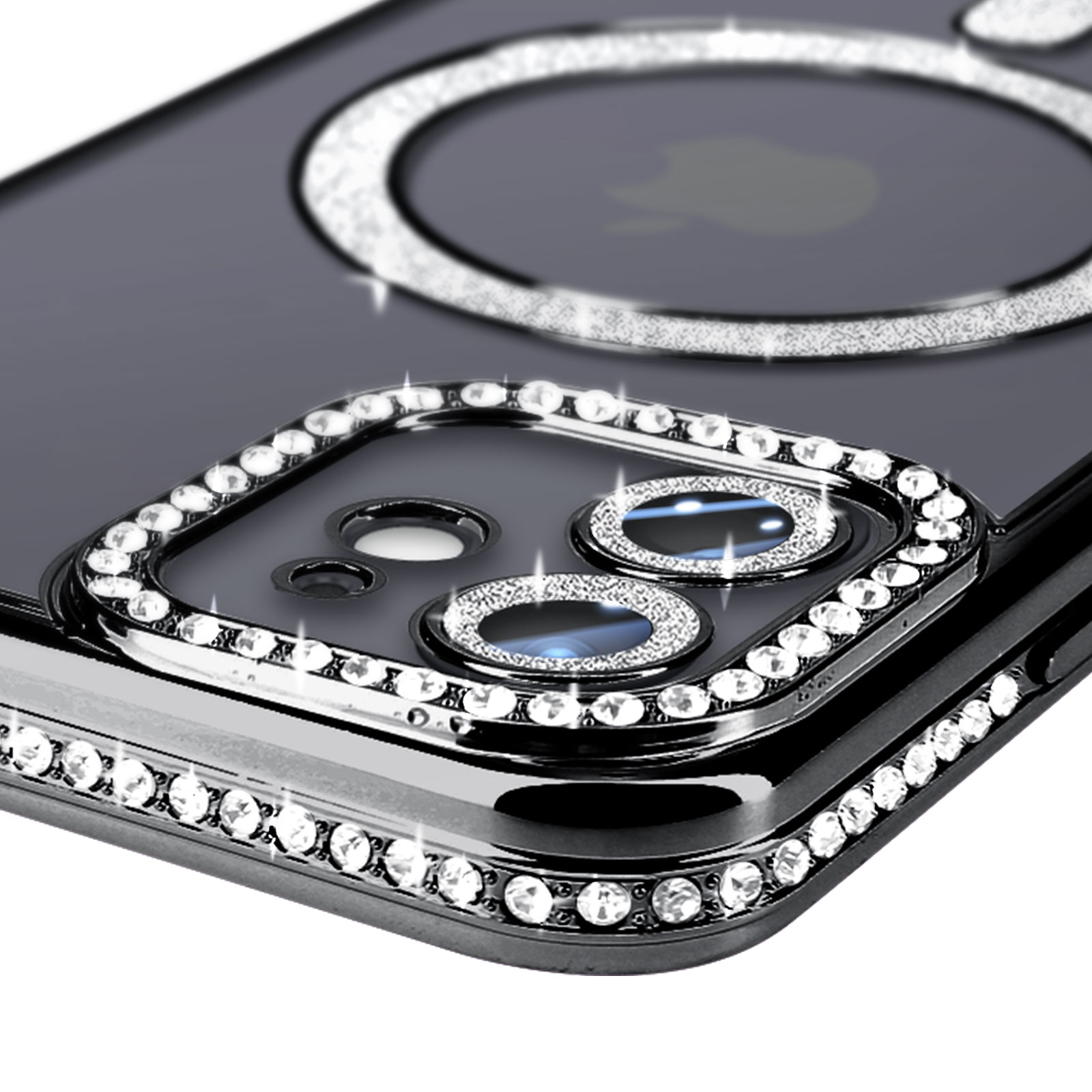 Primo piano dell'area della fotocamera del telefono. Strass attorno alle lenti e al bordo.