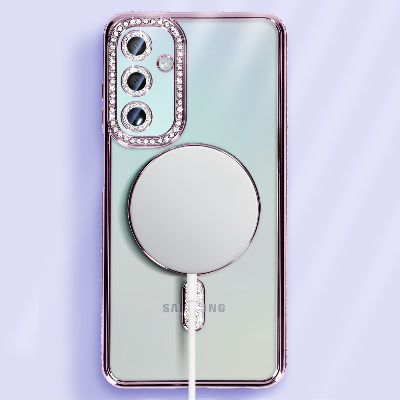 Handyhülle mit Strasssteinen. Telefon ist mintfarben. Ein weißes Kabel ist in die Hülle eingesteckt.