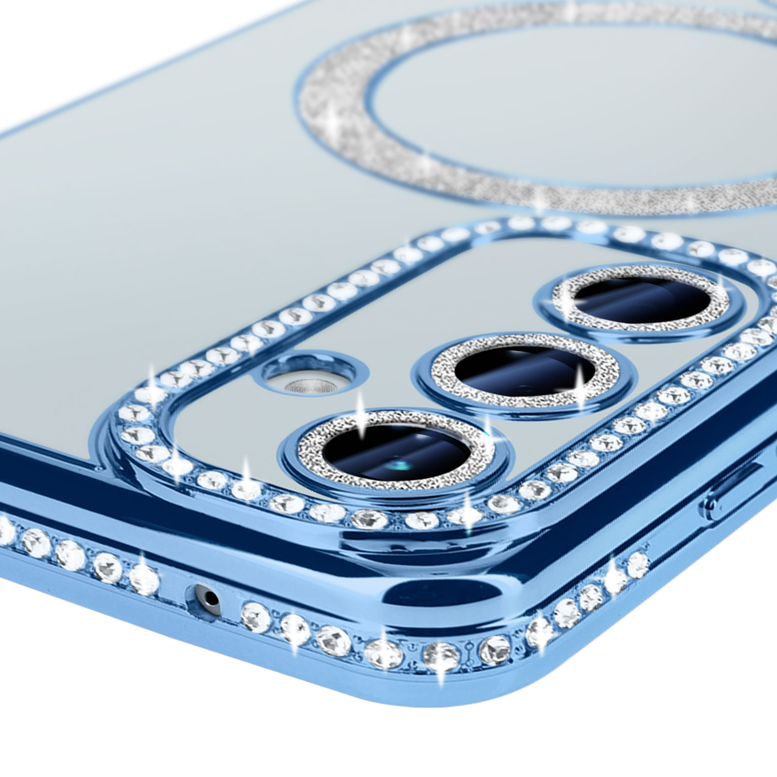 Primo piano di una custodia blu per telefono. Dettagli in cristallo attorno alle lenti.