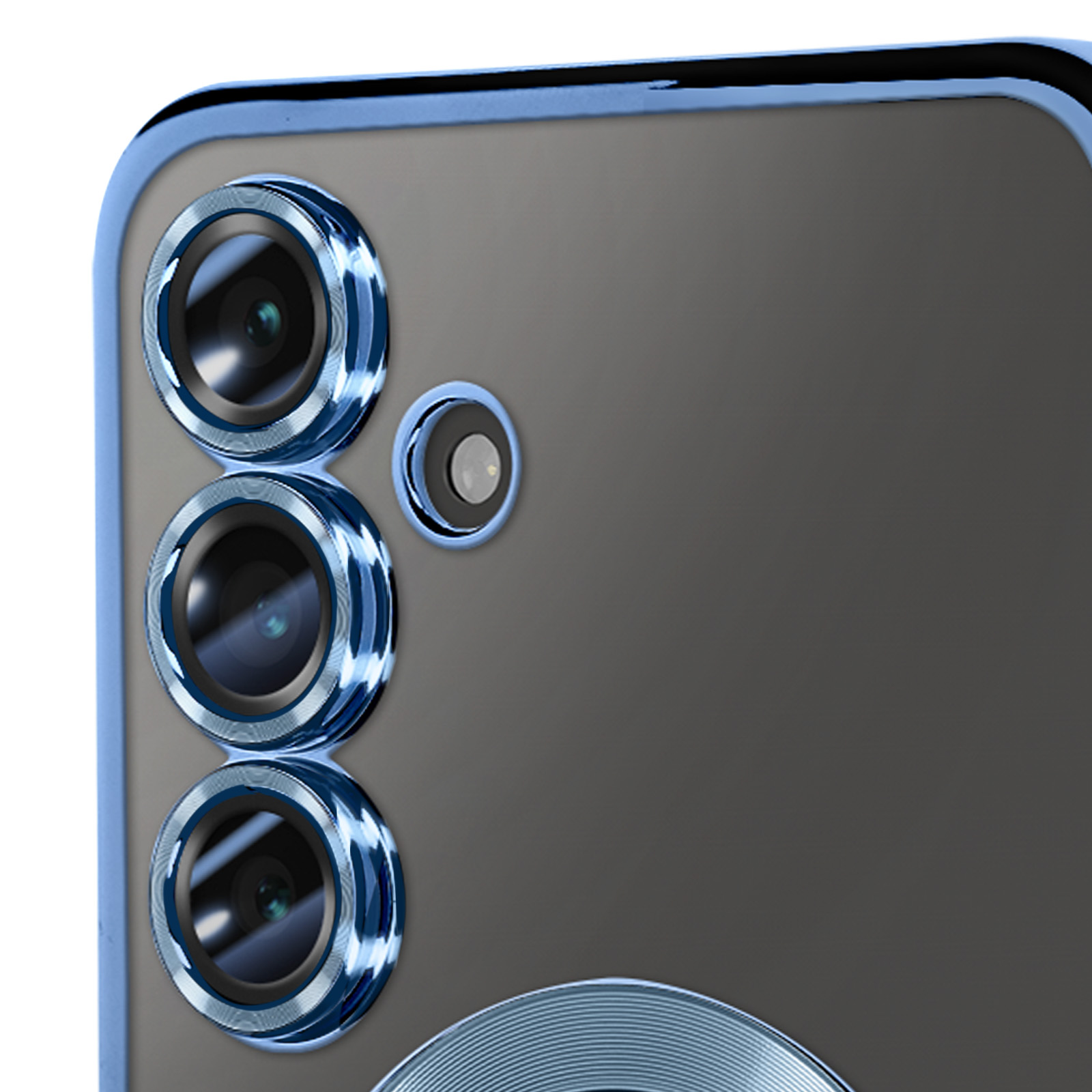 Primo piano delle fotocamere del telefono con accenti blu. Sono visibili tre fotocamere e un flash.