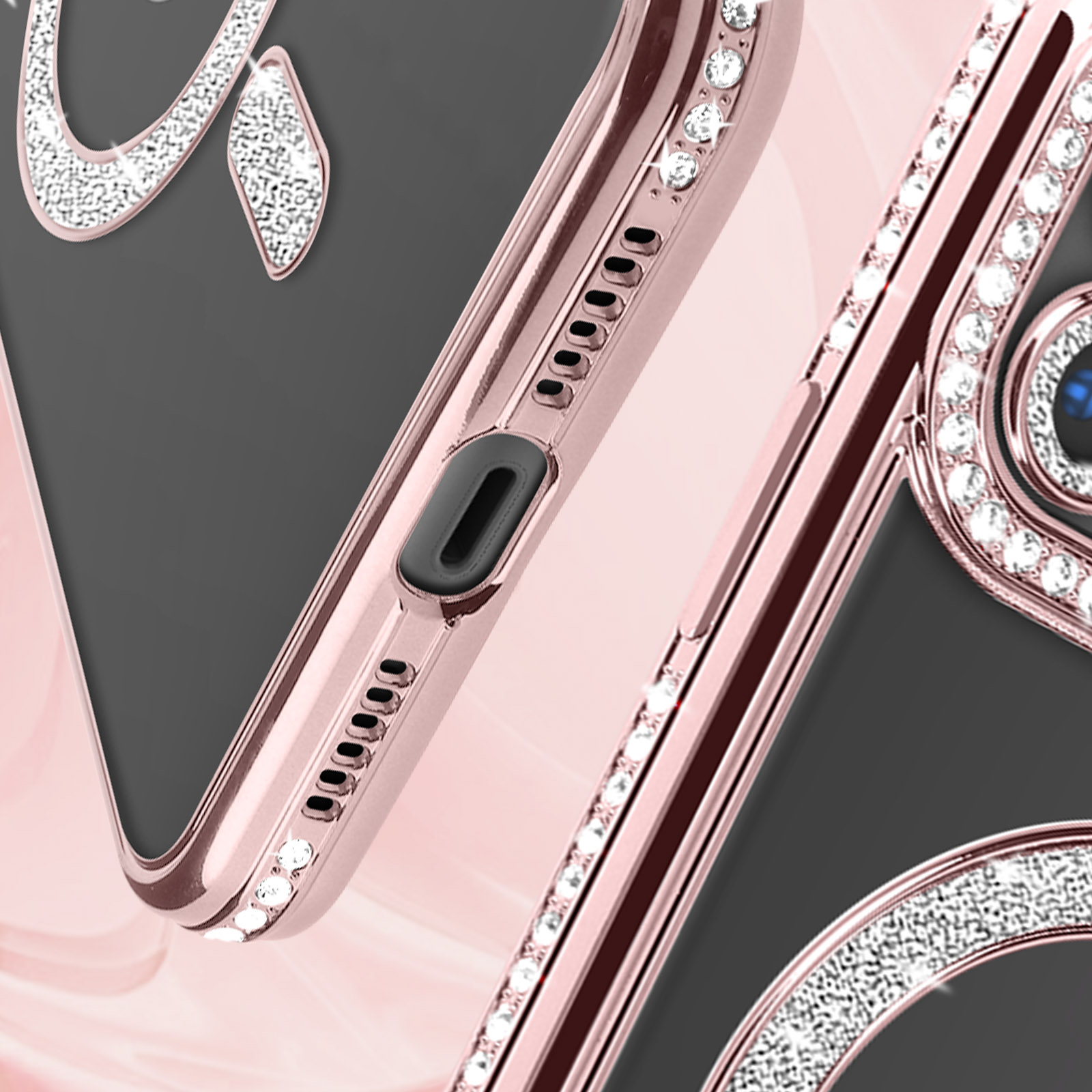 Primo piano di una custodia per iPhone con strass. La custodia ha un ritaglio per la fotocamera e motivi decorativi.