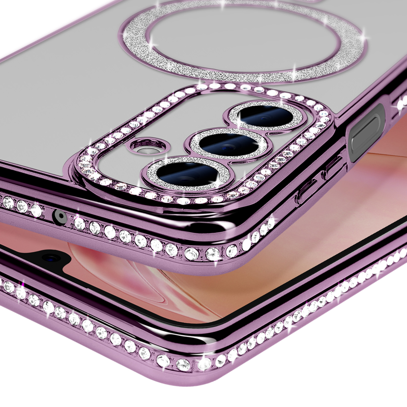 Primo piano di una custodia per telefono. È trasparente con strass viola attorno alla fotocamera e ai bordi.