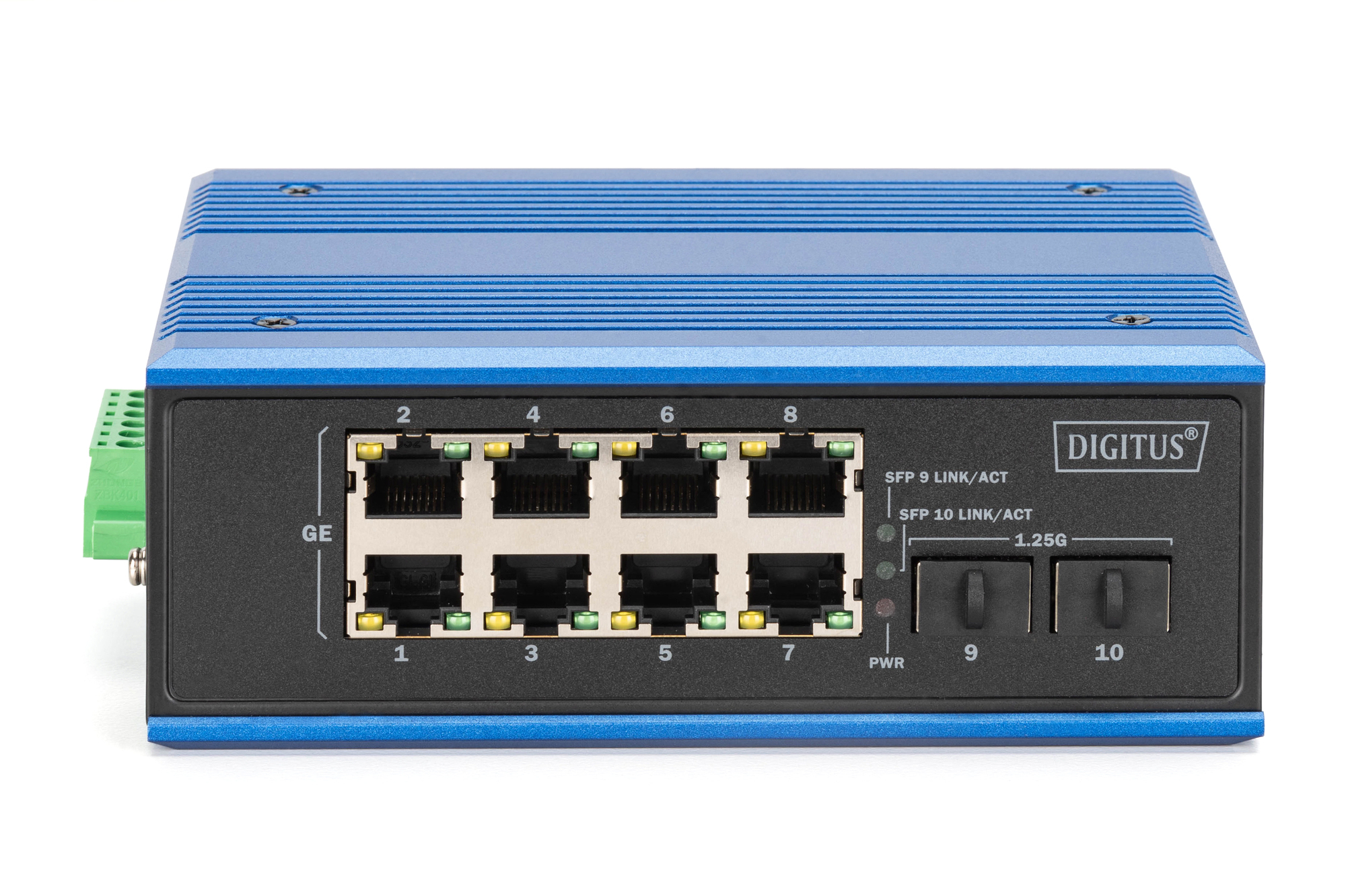 Switch Ethernet blu con porte ed etichette, sfondo bianco.