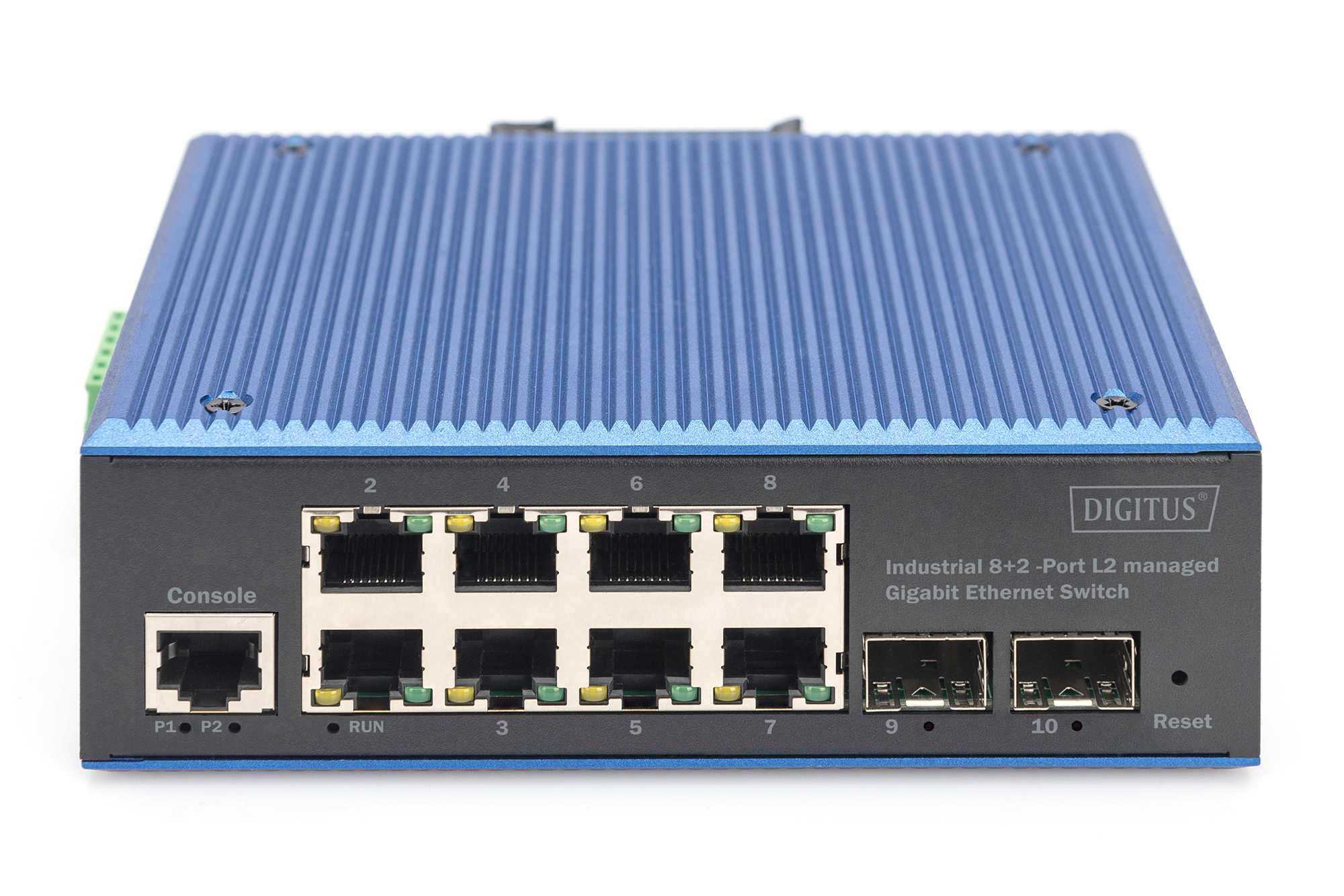 Switch Ethernet con porte, colore blu. Porte e connettori in vista. Sfondo bianco.