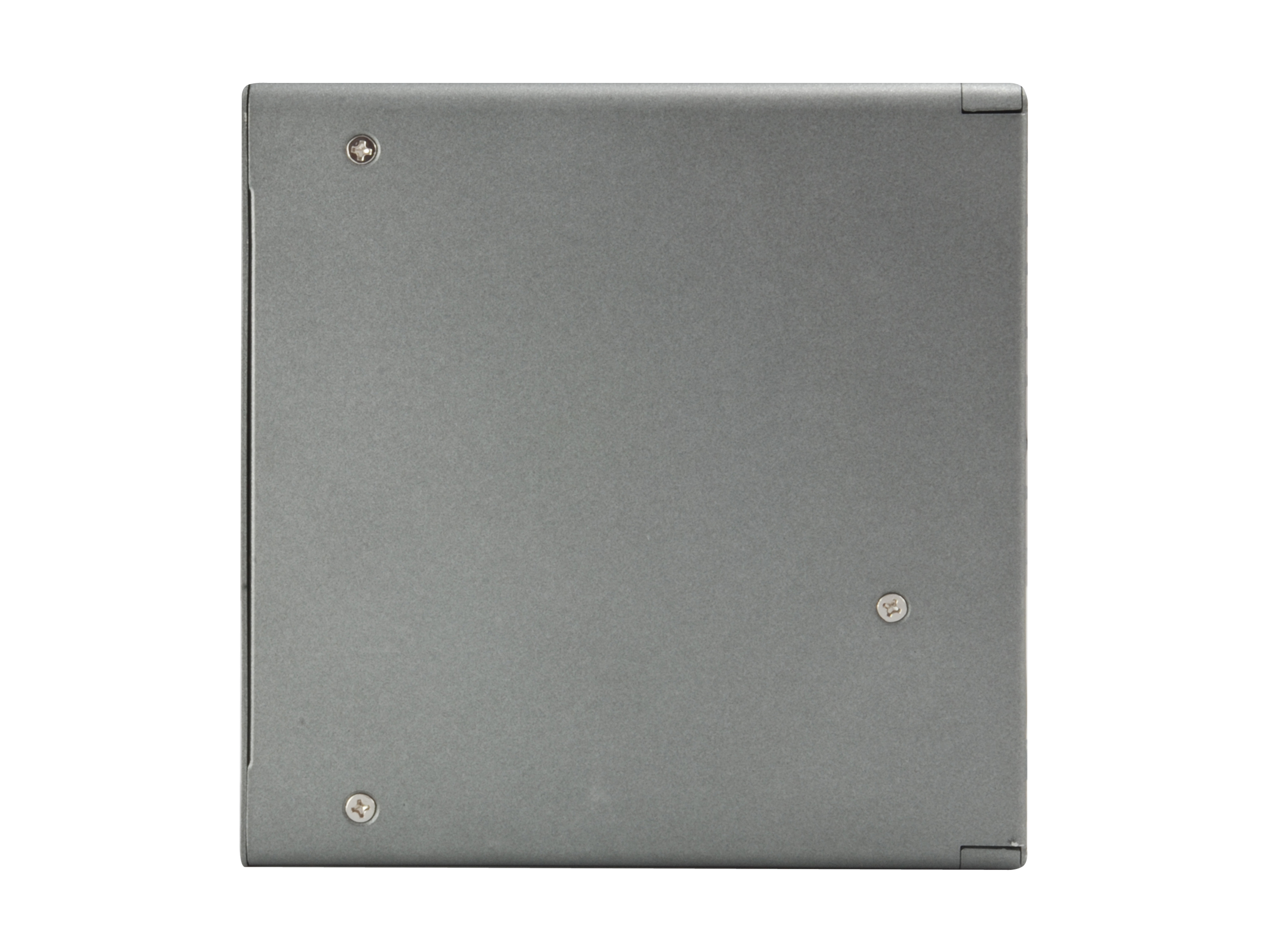 Uno switch di rete grigio con viti sulla parte superiore. Sfondo bianco.
