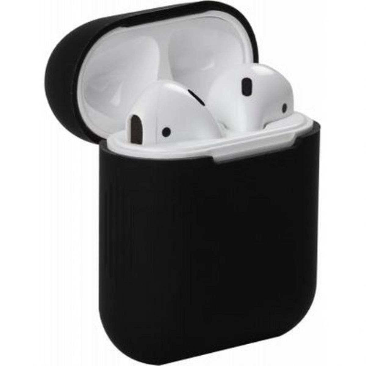 Funda negra de AirPods abierta. Dentro hay dos AirPods blancos. Fondo blanco. Toma aislada.
