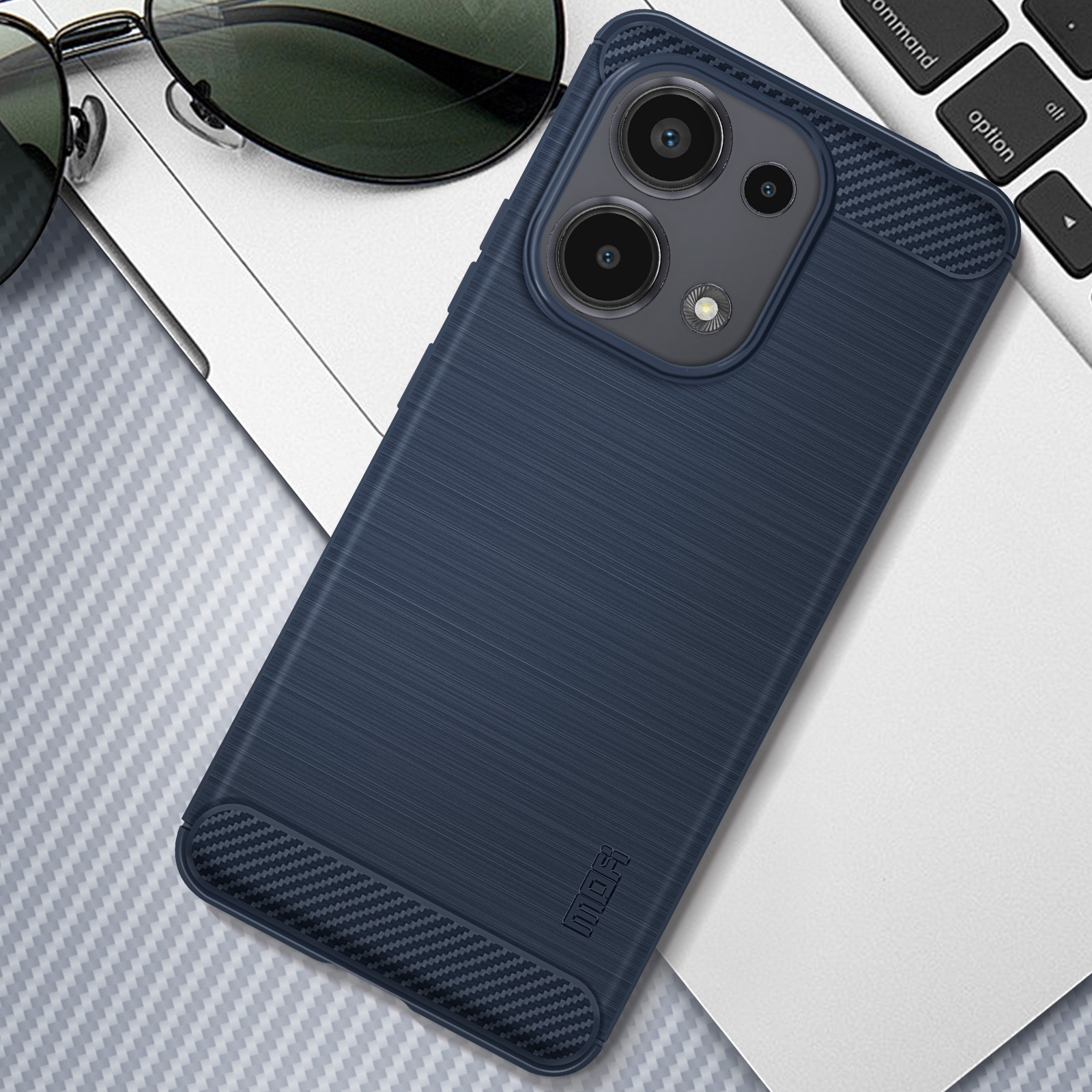 Custodia blu per telefono con texture metallo spazzolato.