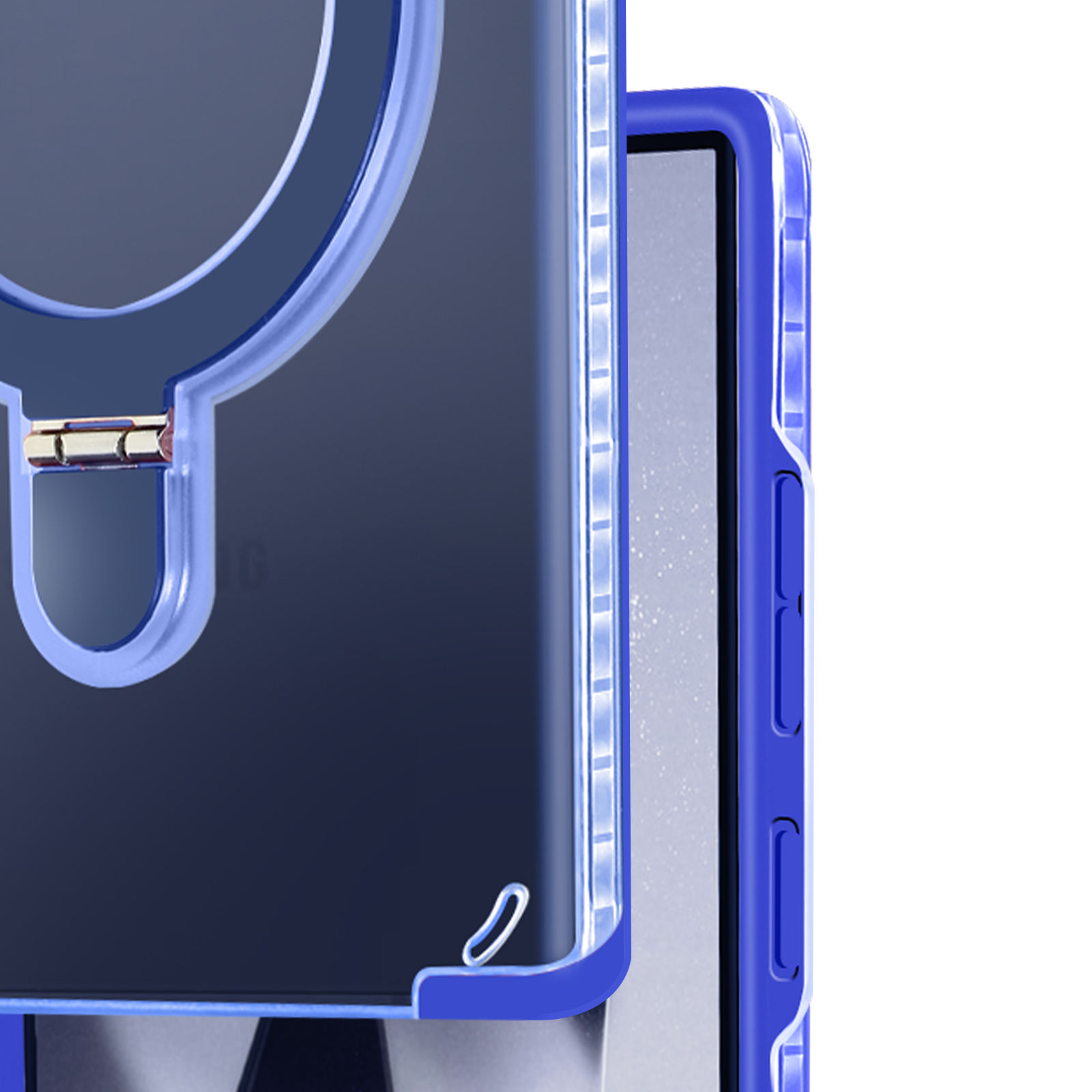 Primo piano di una custodia per telefono con cornice blu e schermo scuro. Con un anello in metallo dorato.