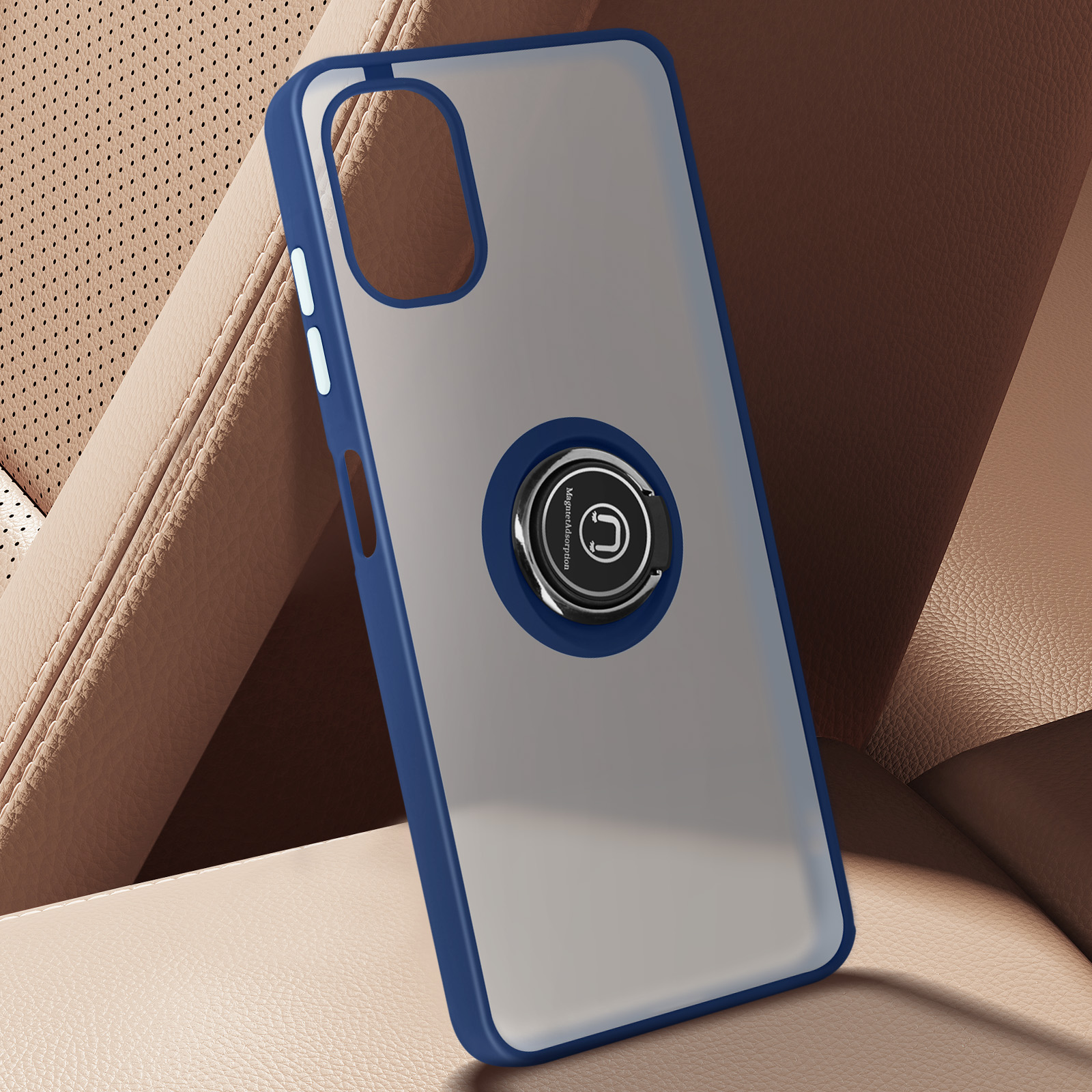 Custodia per telefono con bordo blu e anello su sedile auto.