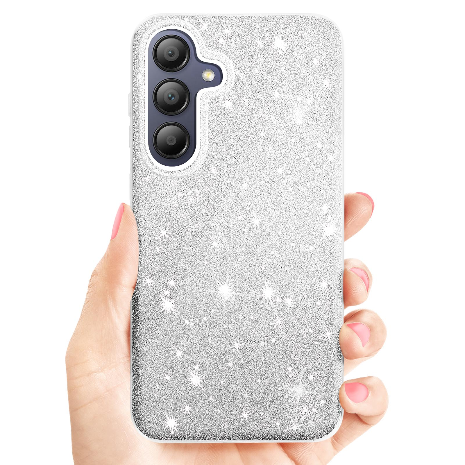 Mano che tiene una cover per telefono argentata glitterata con modulo fotocamera, su sfondo bianco.