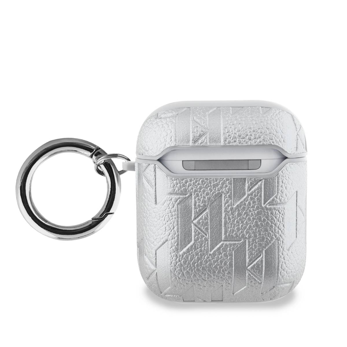 Una funda plateada para AirPods con diseño texturizado y un anillo metálico.