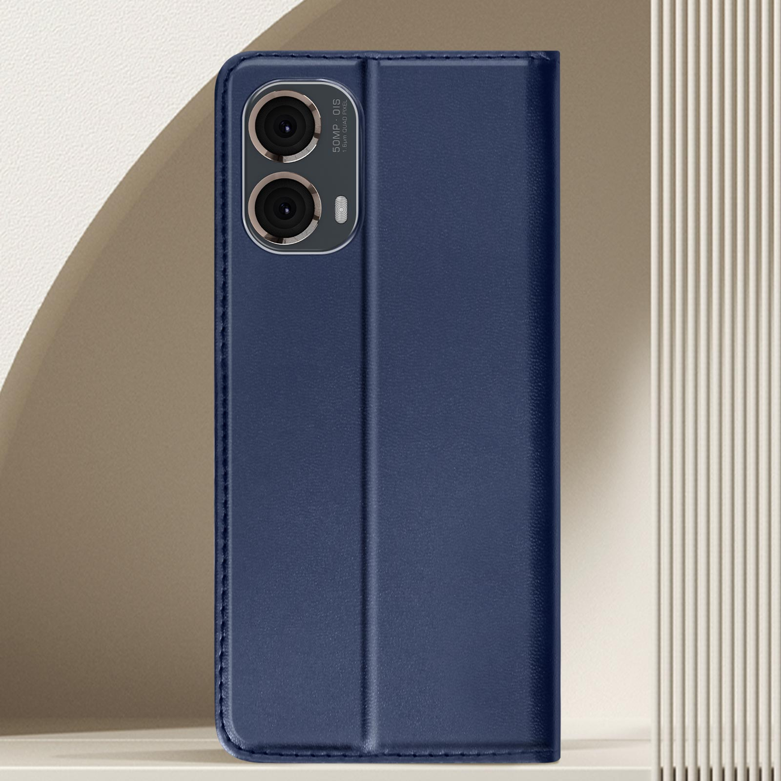Custodia blu per telefono. La custodia è chiusa e ha due obiettivi.