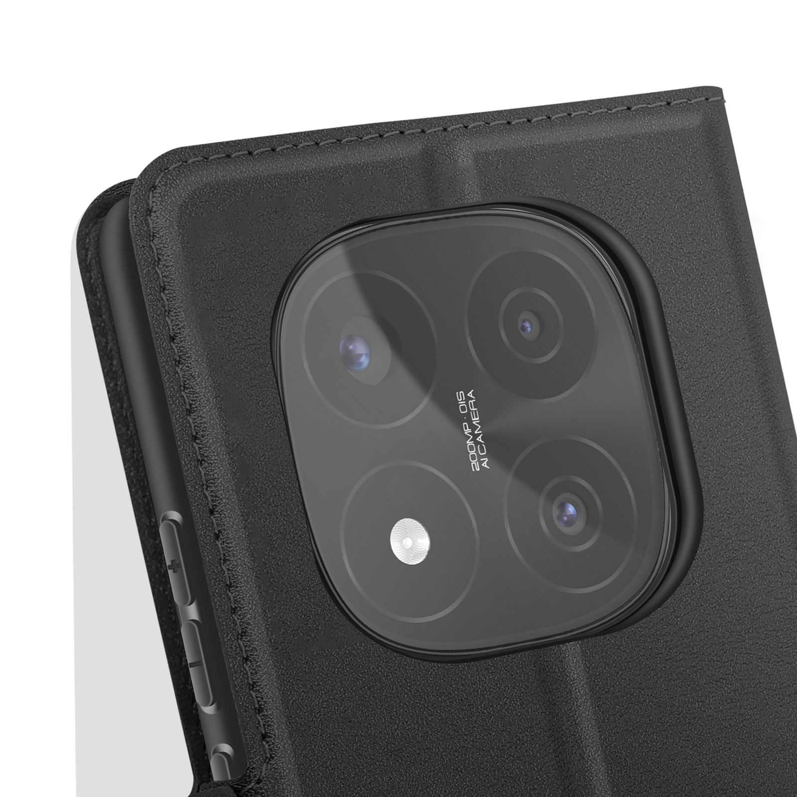 Primo piano di una custodia nera per telefono con un grande modulo fotocamera. La custodia è aperta.