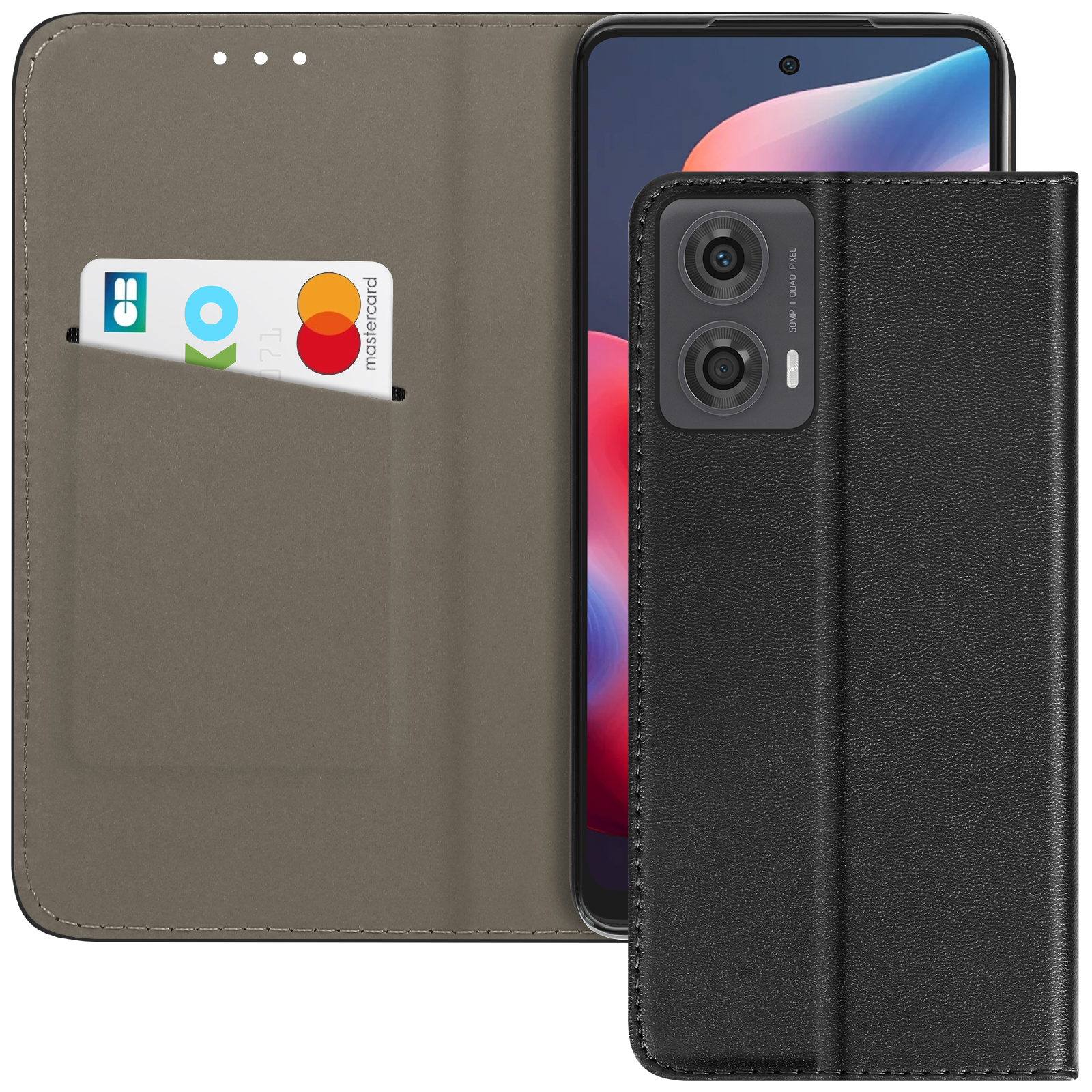 Geöffnete schwarze Handyhülle mit Karte und Telefon. Grauer Innenraum, weißer Hintergrund.
