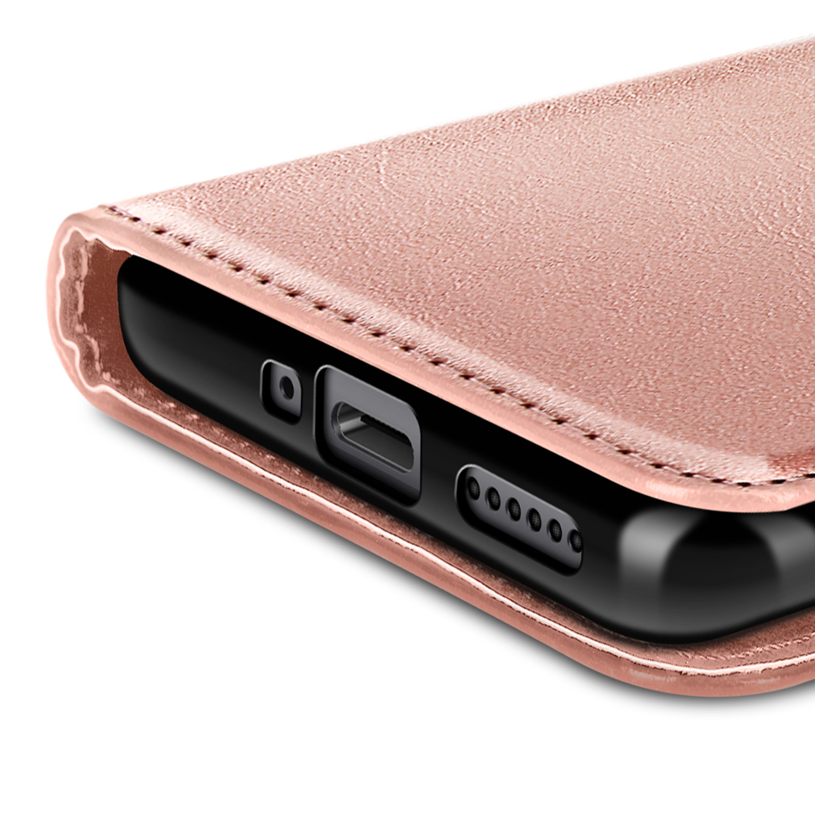 Primo piano della custodia del telefono oro rosa che mostra la porta di ricarica e i fori degli altoparlanti.