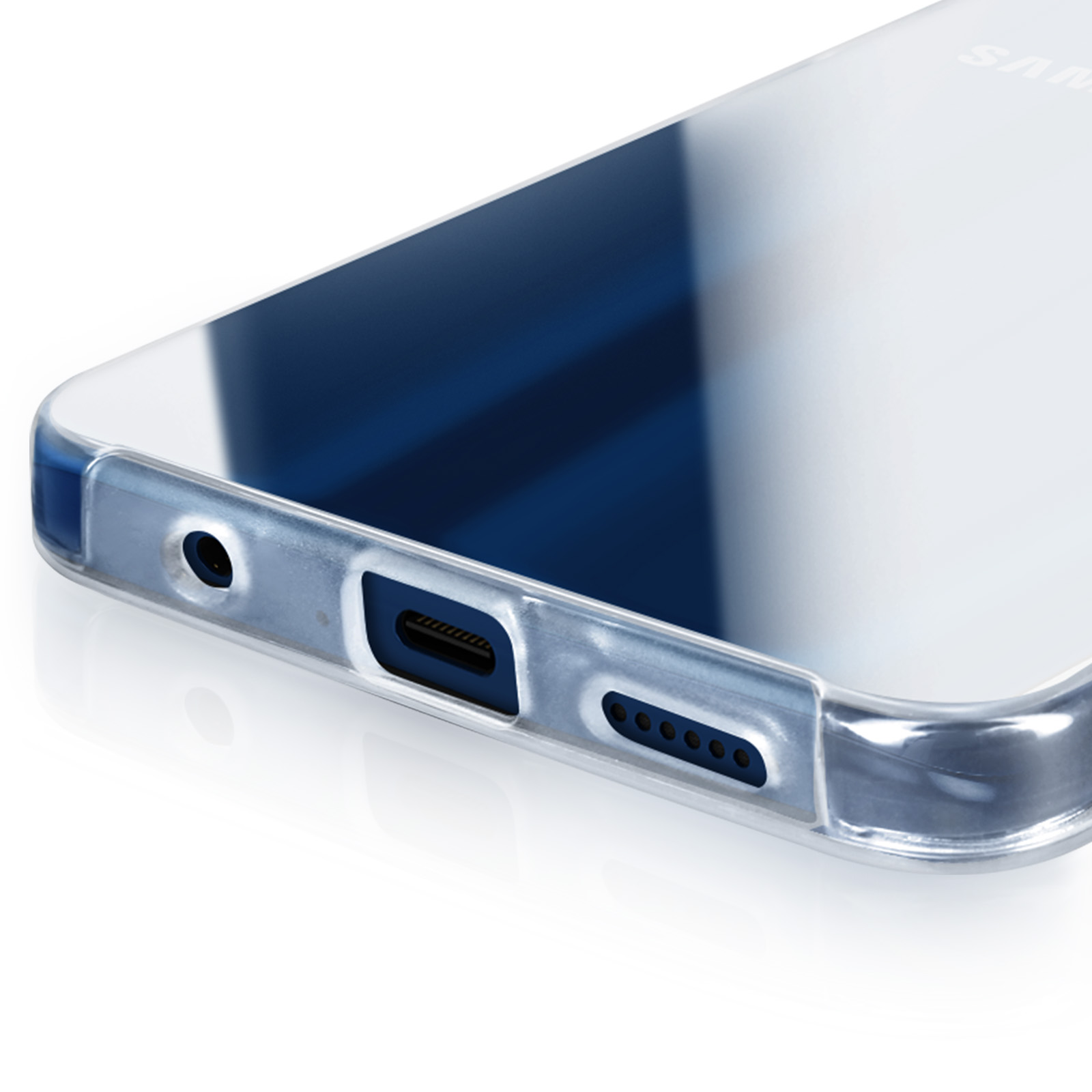 Primo piano della parte inferiore di un telefono con custodia trasparente. Il telefono ha delle porte.