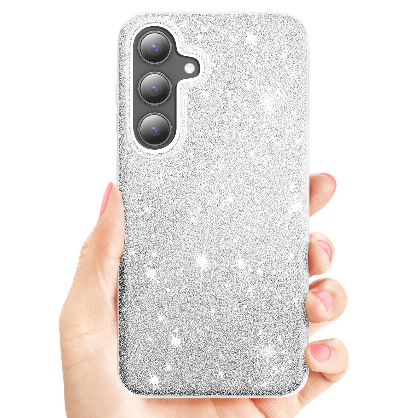 Una mano tiene una custodia glitterata argentata. La custodia è coperta di glitter.