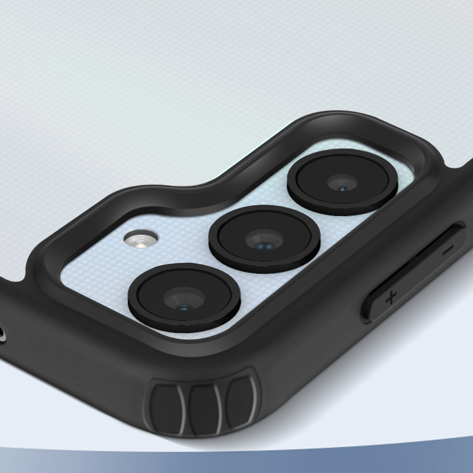 Custodia per telefono nera. Tre obiettivi della fotocamera visibili.
