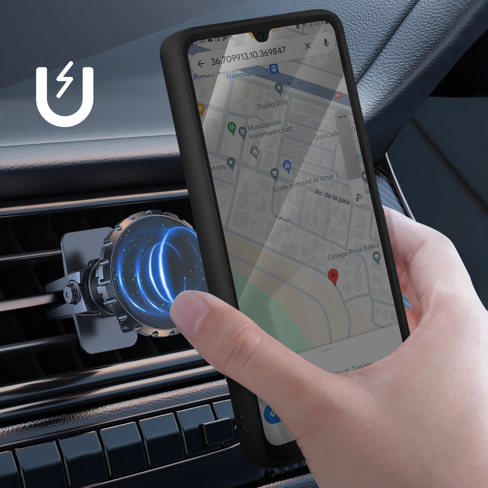 Un telefono in un'auto, attaccato a un supporto magnetico per auto, che mostra una mappa sullo schermo.