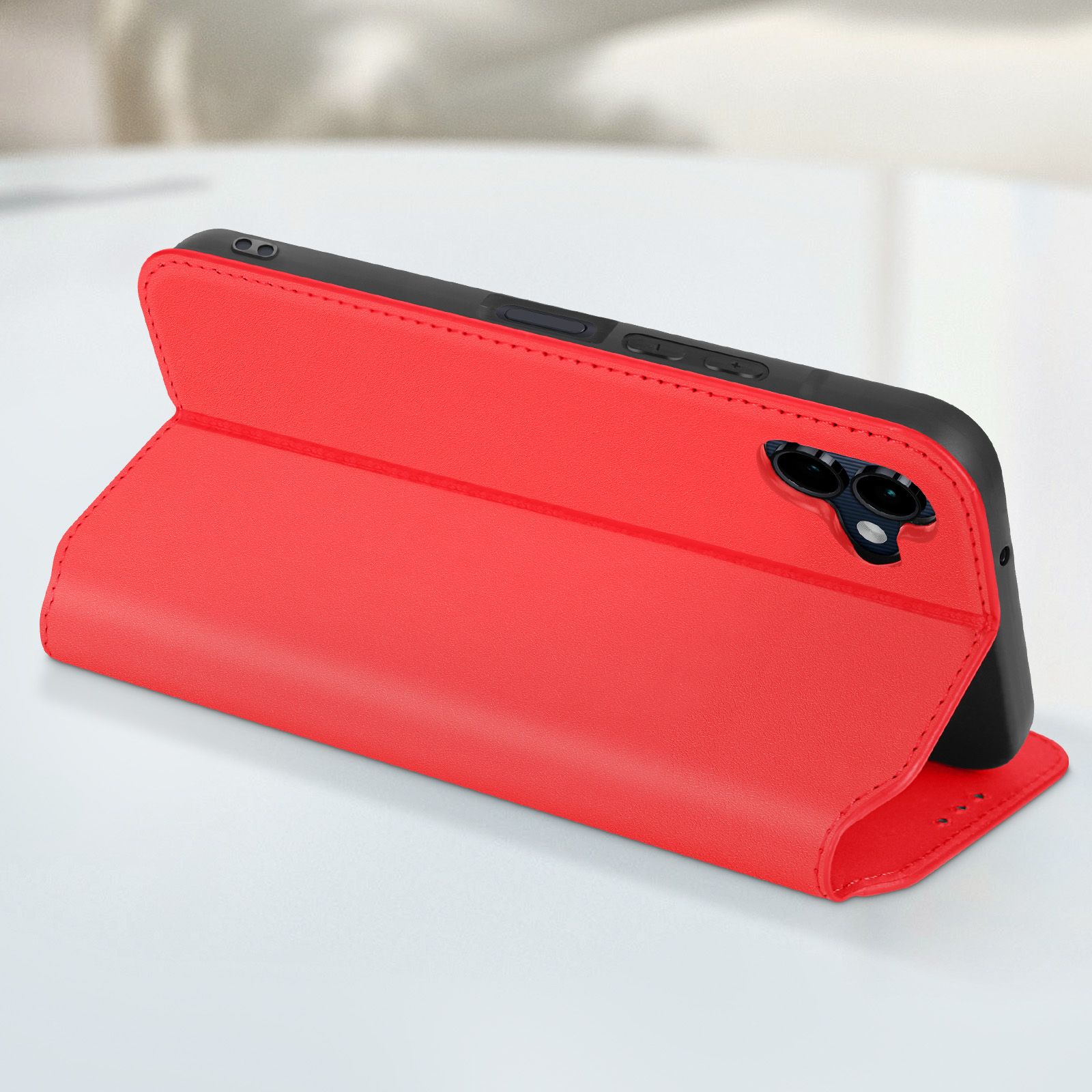 Custodia per telefono rossa con telefono dentro, in posizione verticale. Lo schermo del telefono è appena visibile.