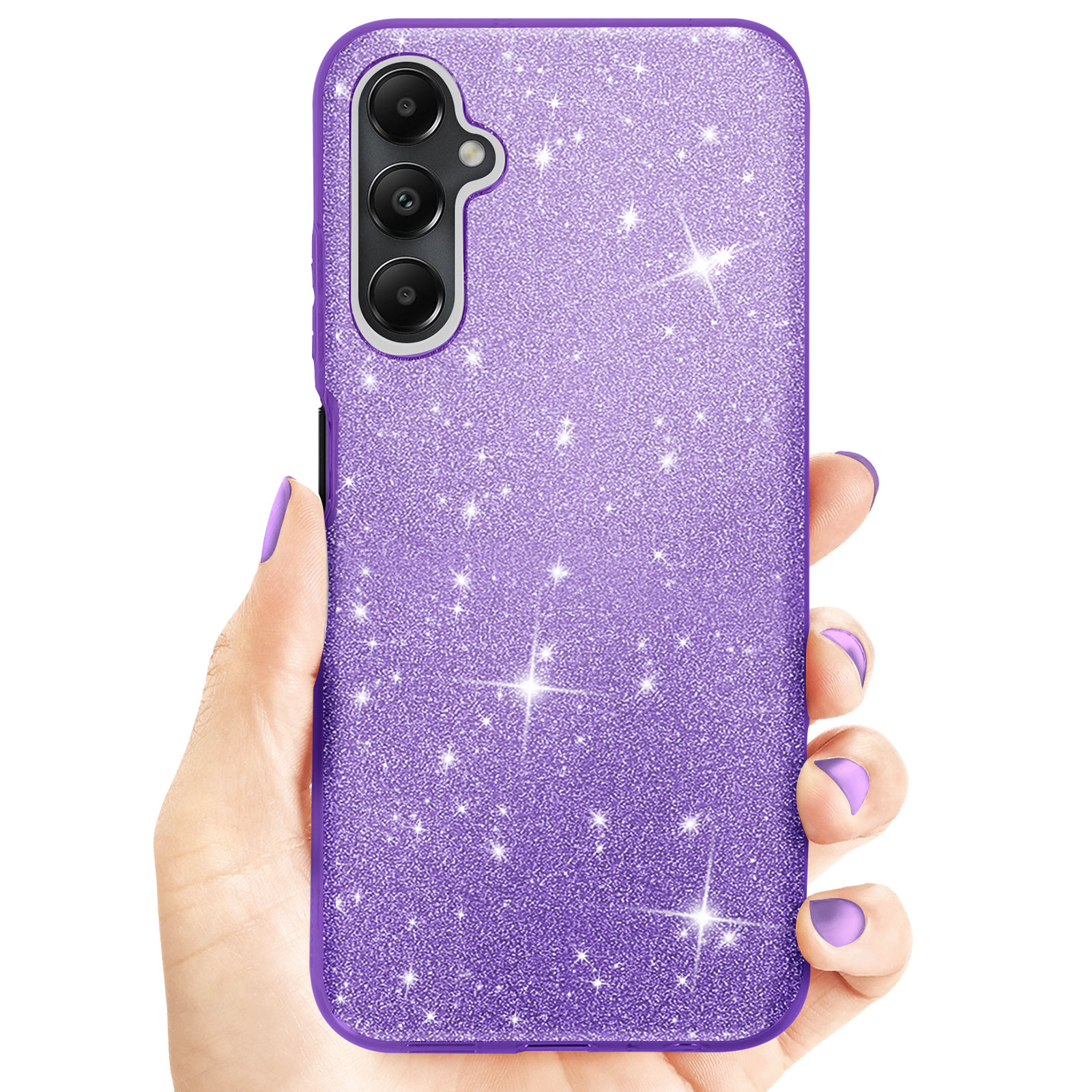 Mano che tiene una custodia viola glitterata con stelle. Smalto viola.