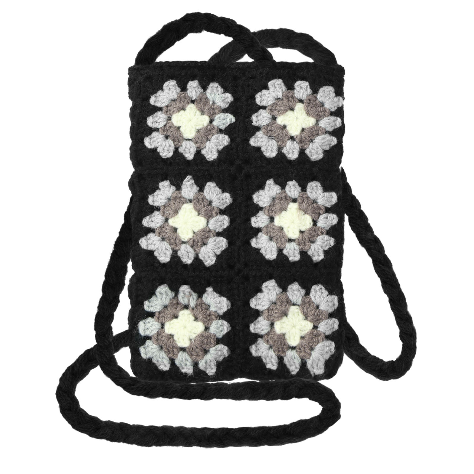 Borsa per telefono nera all'uncinetto con fiori. Ha una lunga tracolla nera.