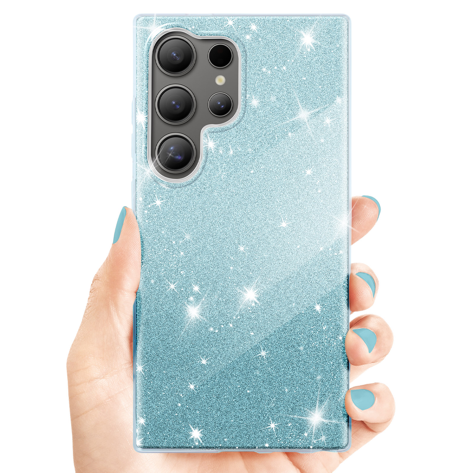 Una mano tiene una custodia per telefono azzurra con glitter, mostrando fotocamere.