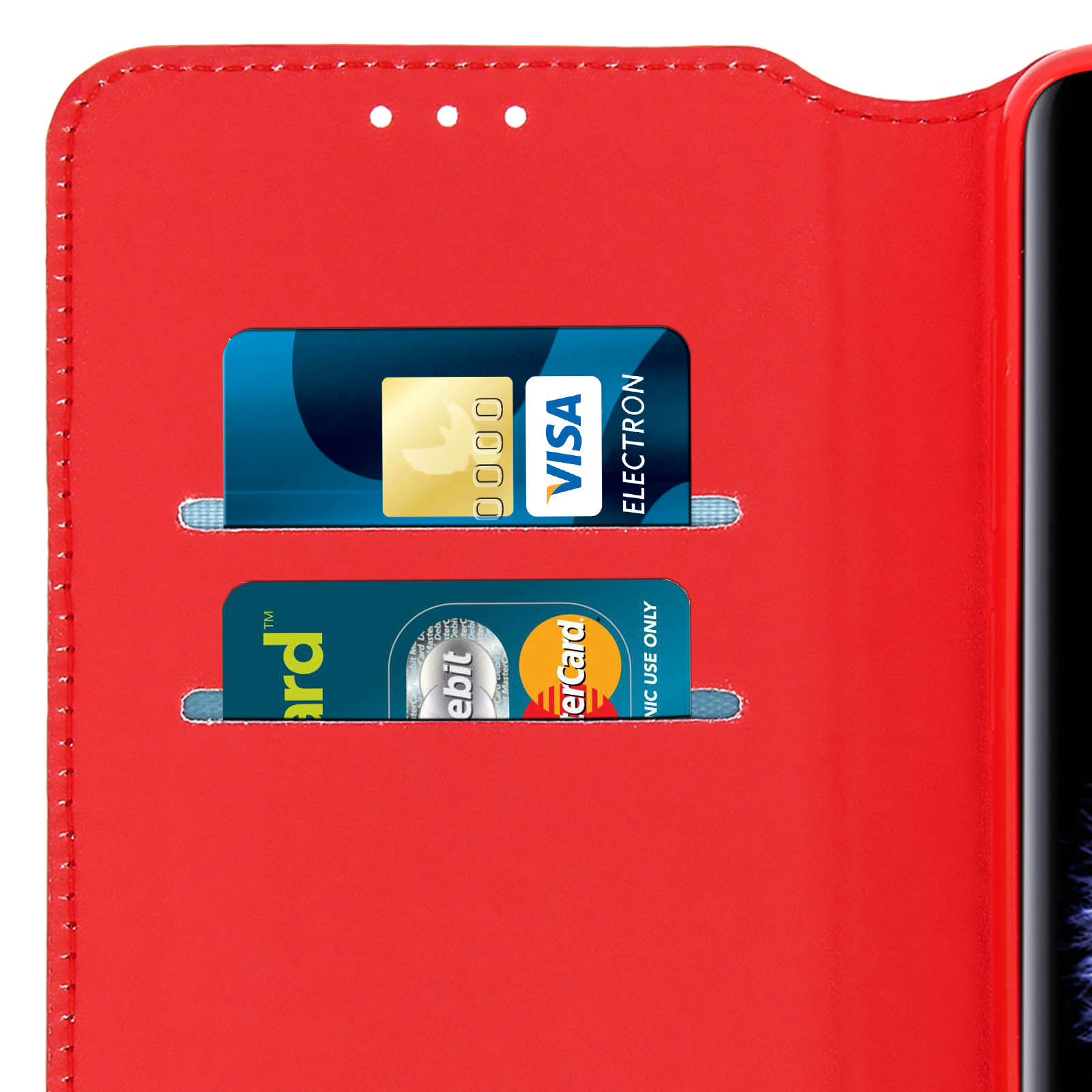 Custodia per telefono rossa, aperta, vista interna. Due fessure per carte, con due carte. Loghi Visa e MasterCard.
