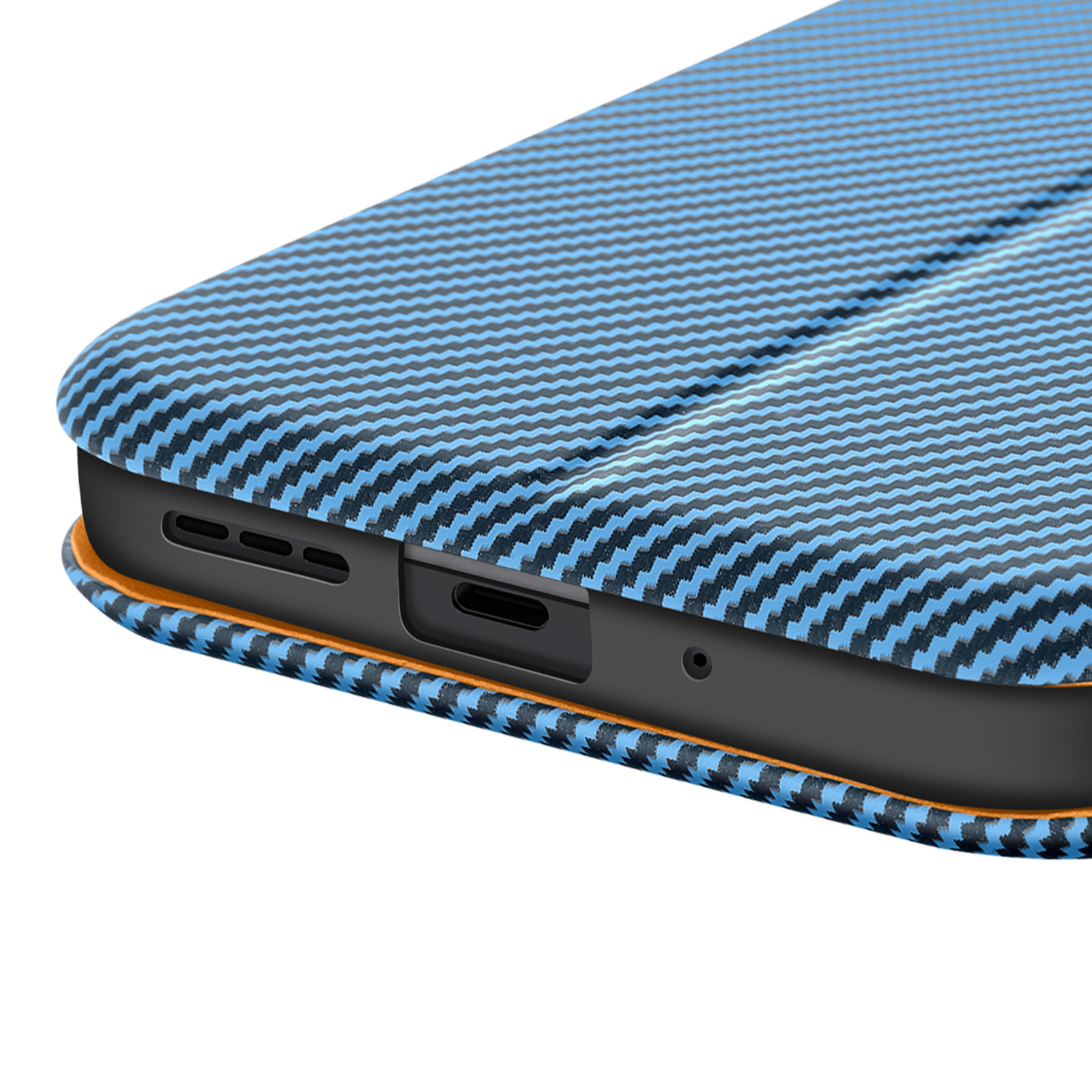 Primo piano di una custodia per telefono in denim blu. La custodia ha un bordo nero e aperture per le porte e gli altoparlanti.