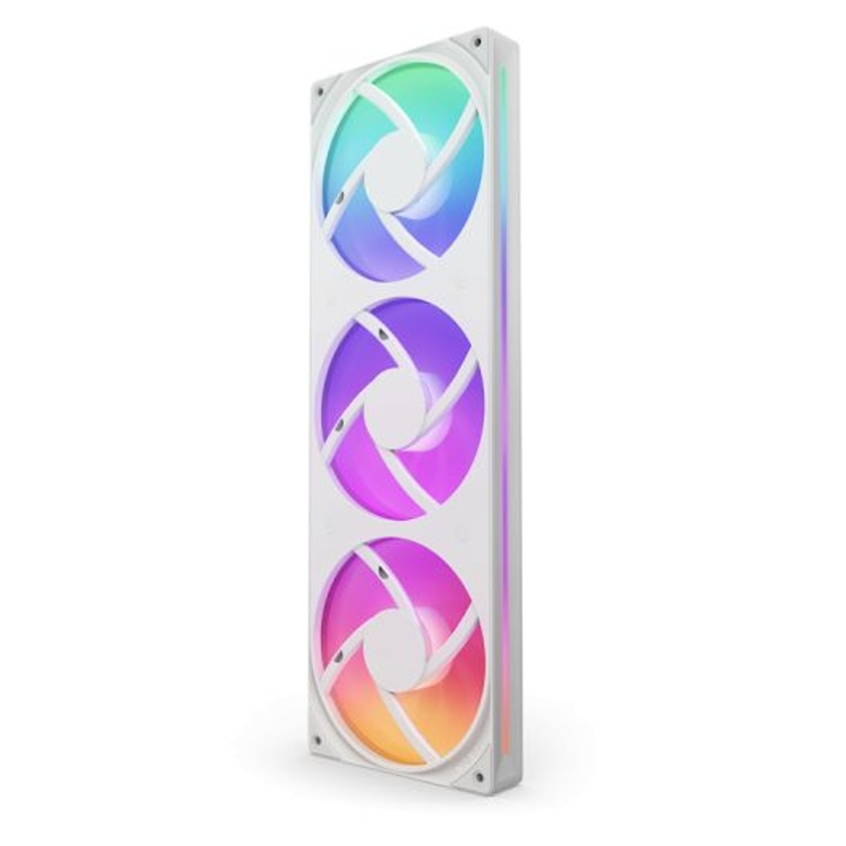 Radiatore bianco con tre ventole, ognuna con una sfumatura di colore diversa.