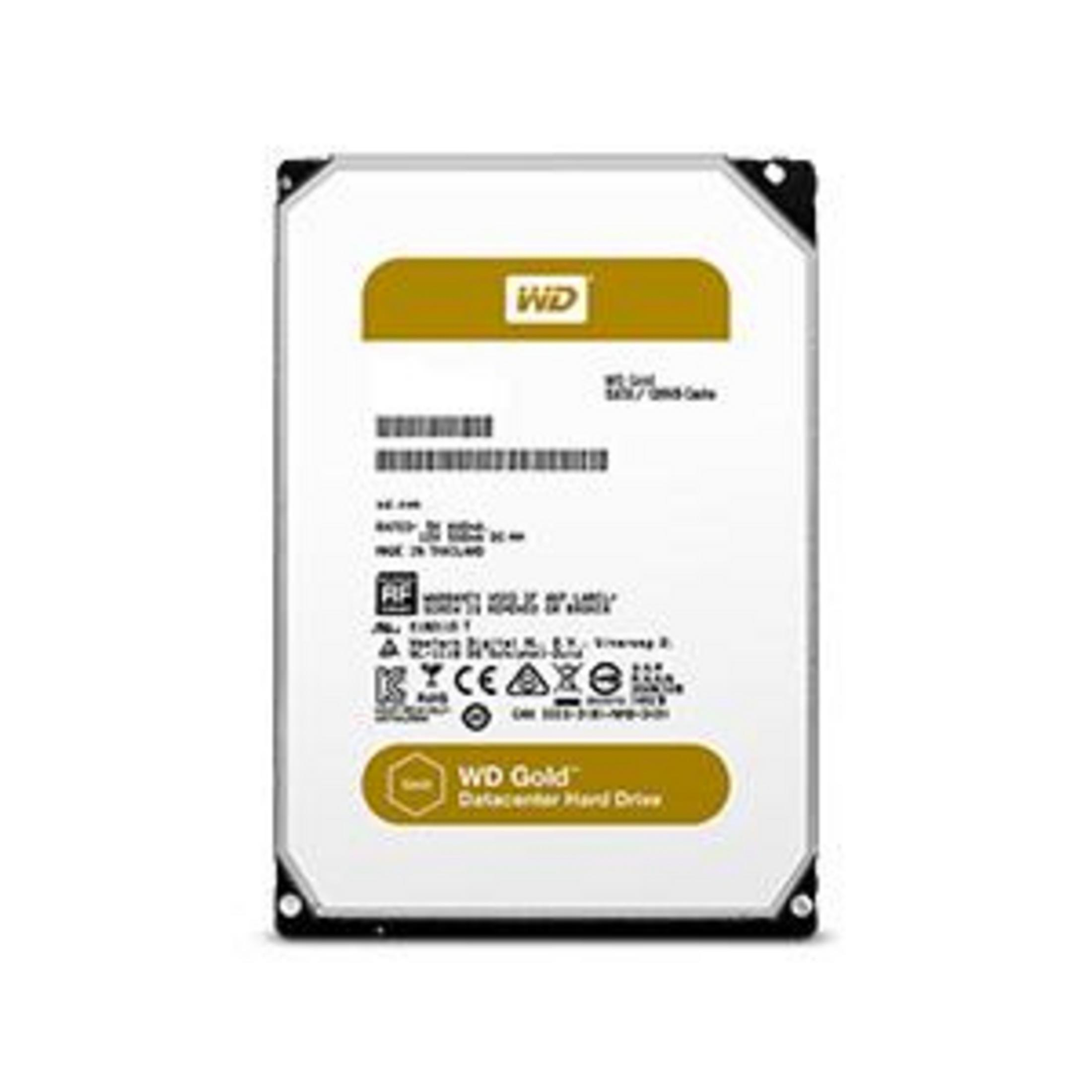Disco rigido WD Gold, etichetta bianca e oro, lati neri, isolato su sfondo bianco.