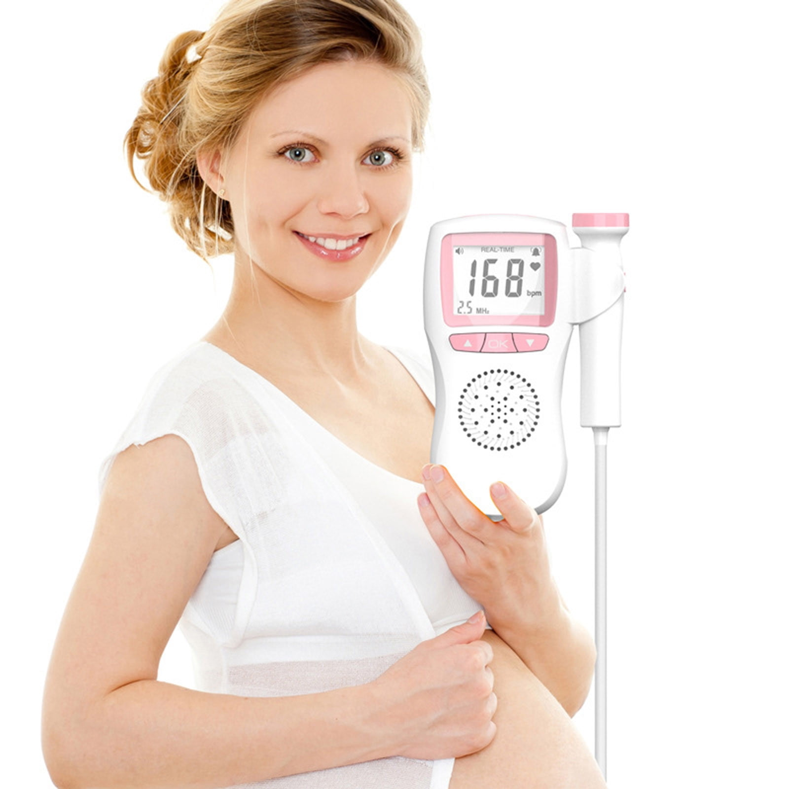 Eine schwangere Frau hält einen fetalen Doppler. Das Gerät zeigt die Herzfrequenz mit 168 bpm an.