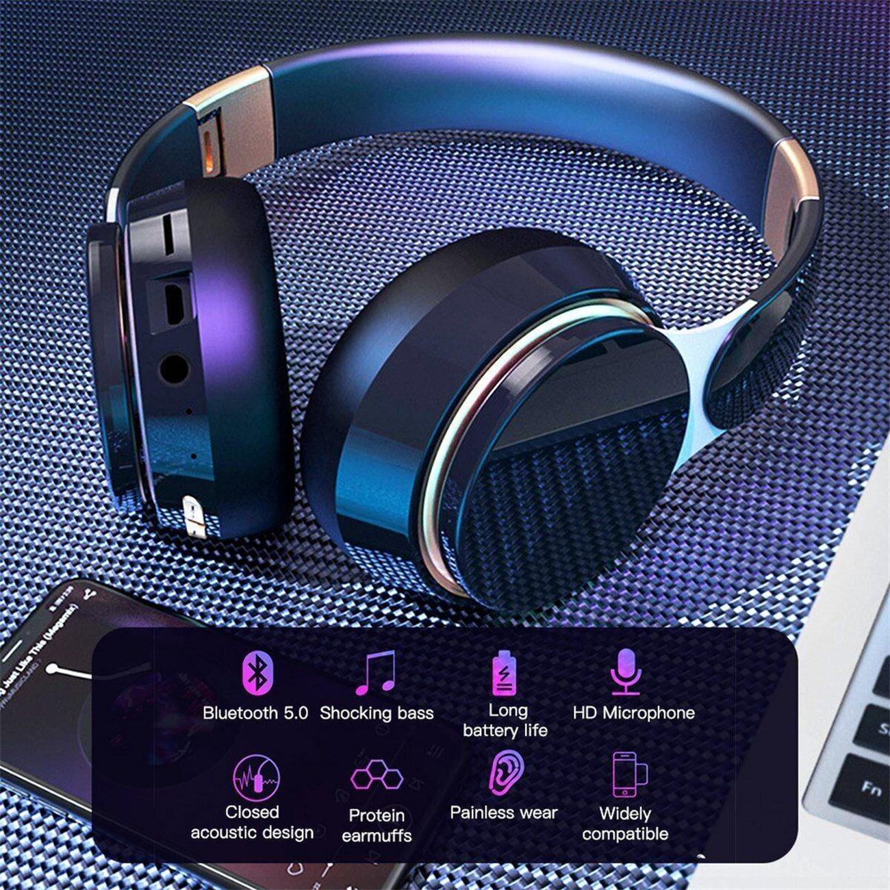 Schwarze und goldene Kopfhörer mit Symbolen, die Funktionen wie Bluetooth und lange Akkulaufzeit beschreiben.