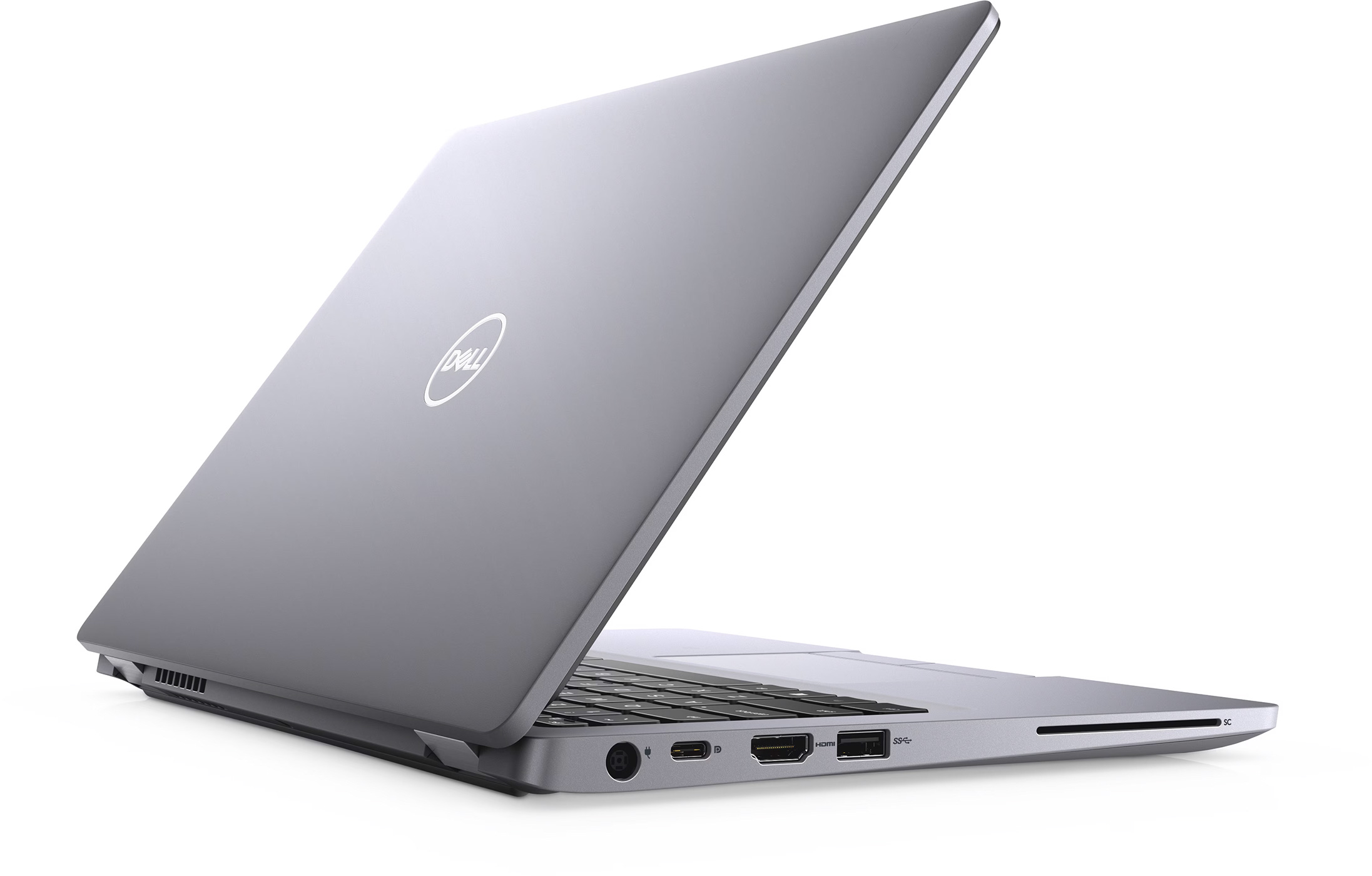 Een zilveren laptop met Dell-logo en een licht geopend scherm, schuine weergave.