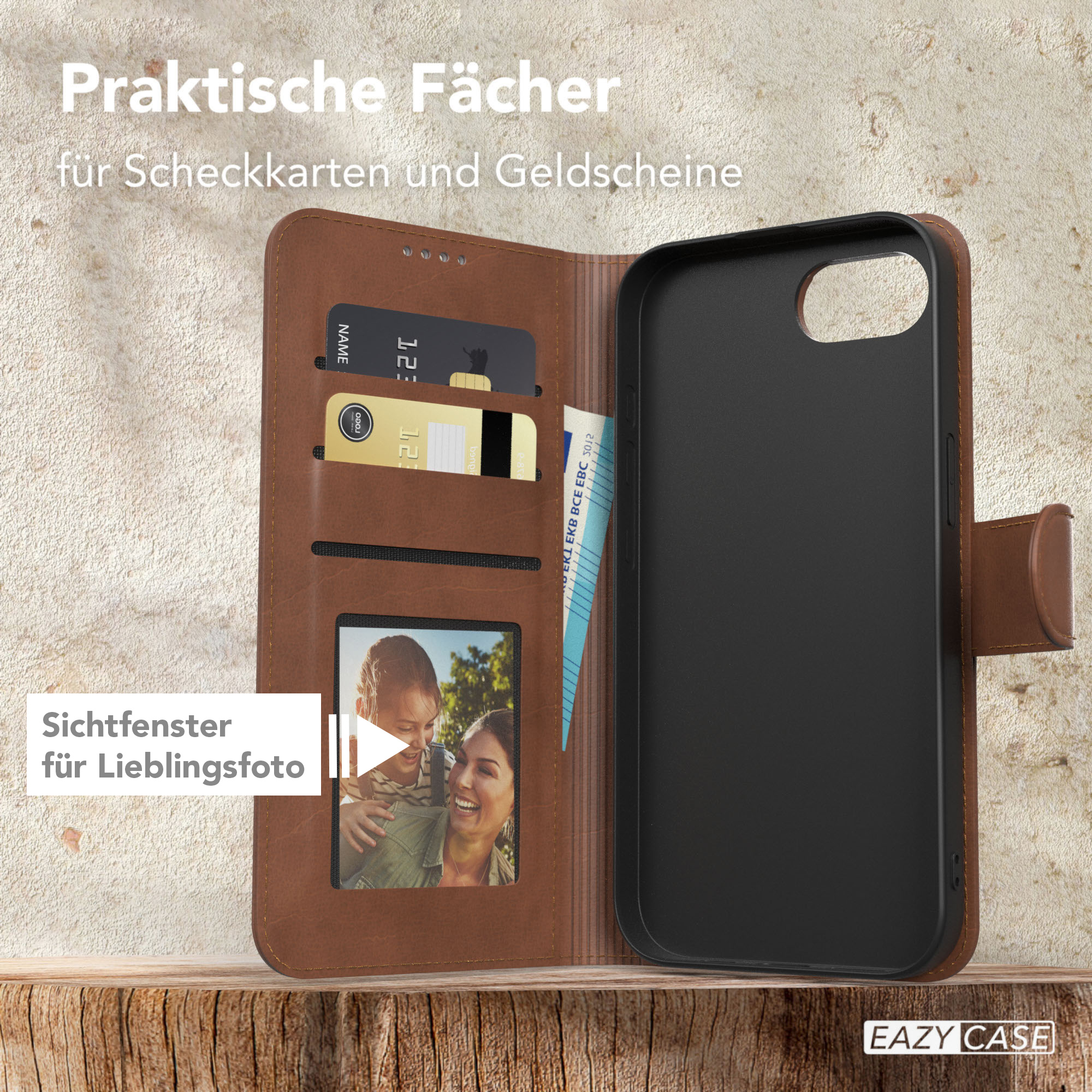 Geöffnete braune Handyhülle mit Karten, Foto und einem Telefon darin.