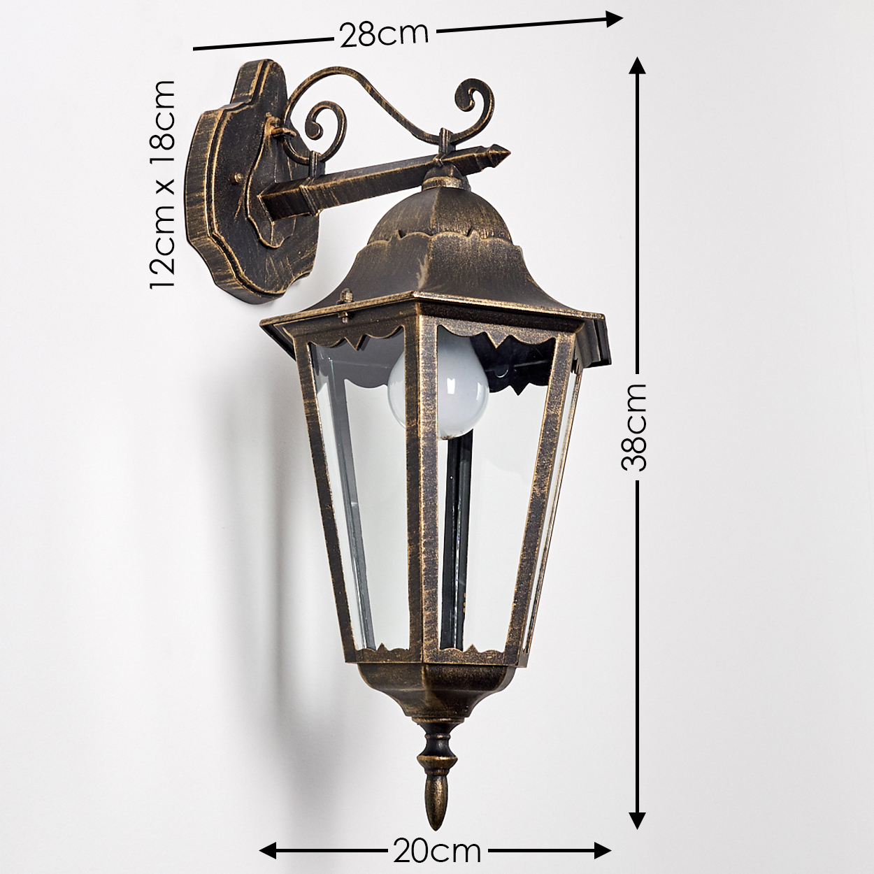 Eine Wand-Außenlampe mit dunkler Bronzeausführung und klaren Glasscheiben.