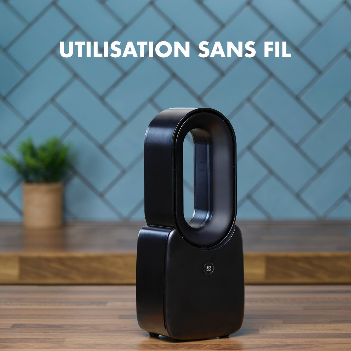 A black air purifier on a wooden surface, text in French says 'Utilisation sans fil'.